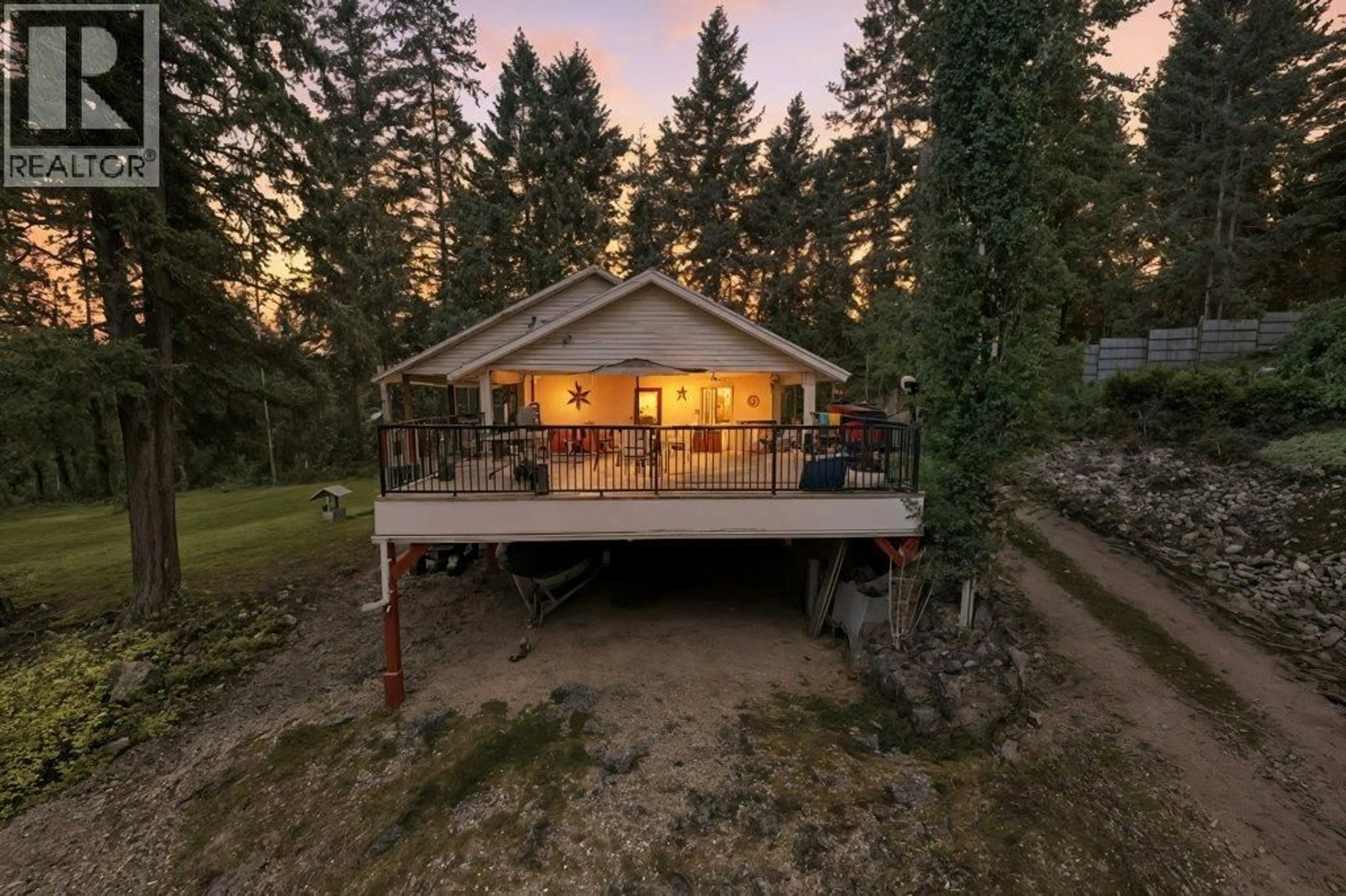 A pic from outside/outdoor area/front of a property/back of a property/a pic from drone, unknown for 857 GRANDVIEW BENCH ROAD, Salmon Arm British Columbia V1E2X8