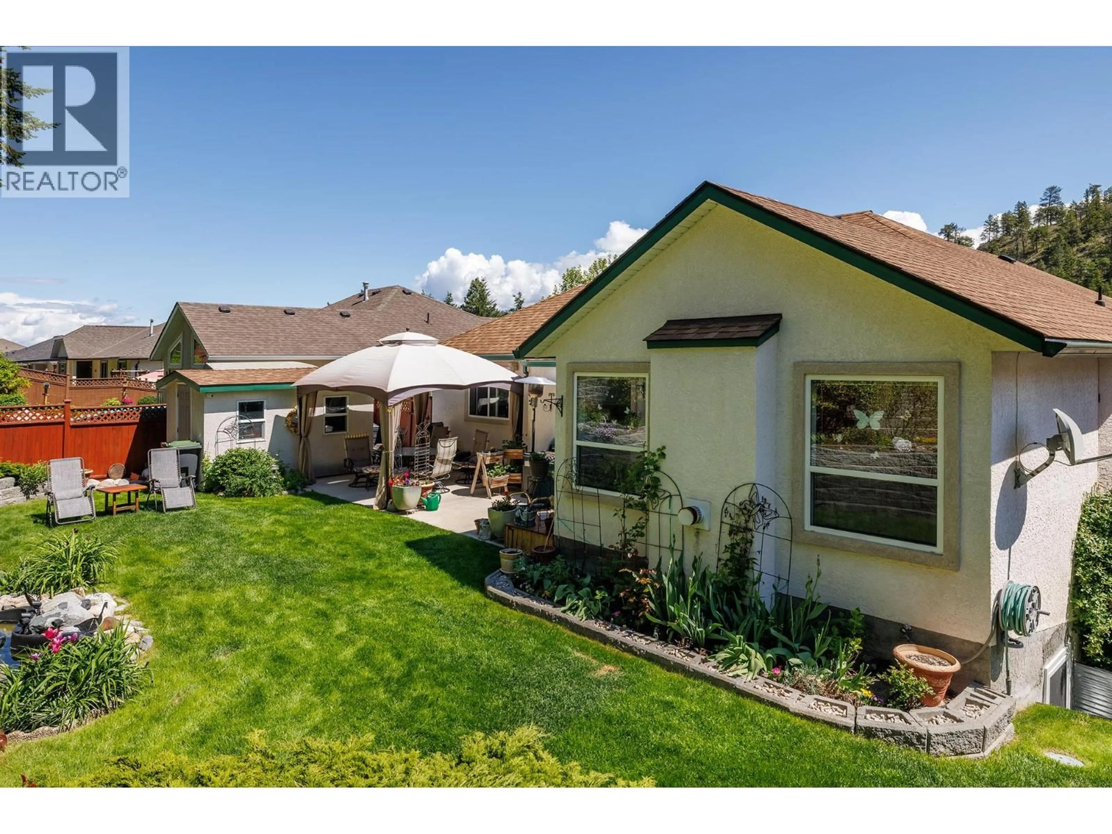 Home with vinyl exterior material, mountain view for 356 WOODPARK CRESCENT, Kelowna British Columbia V1V2L4