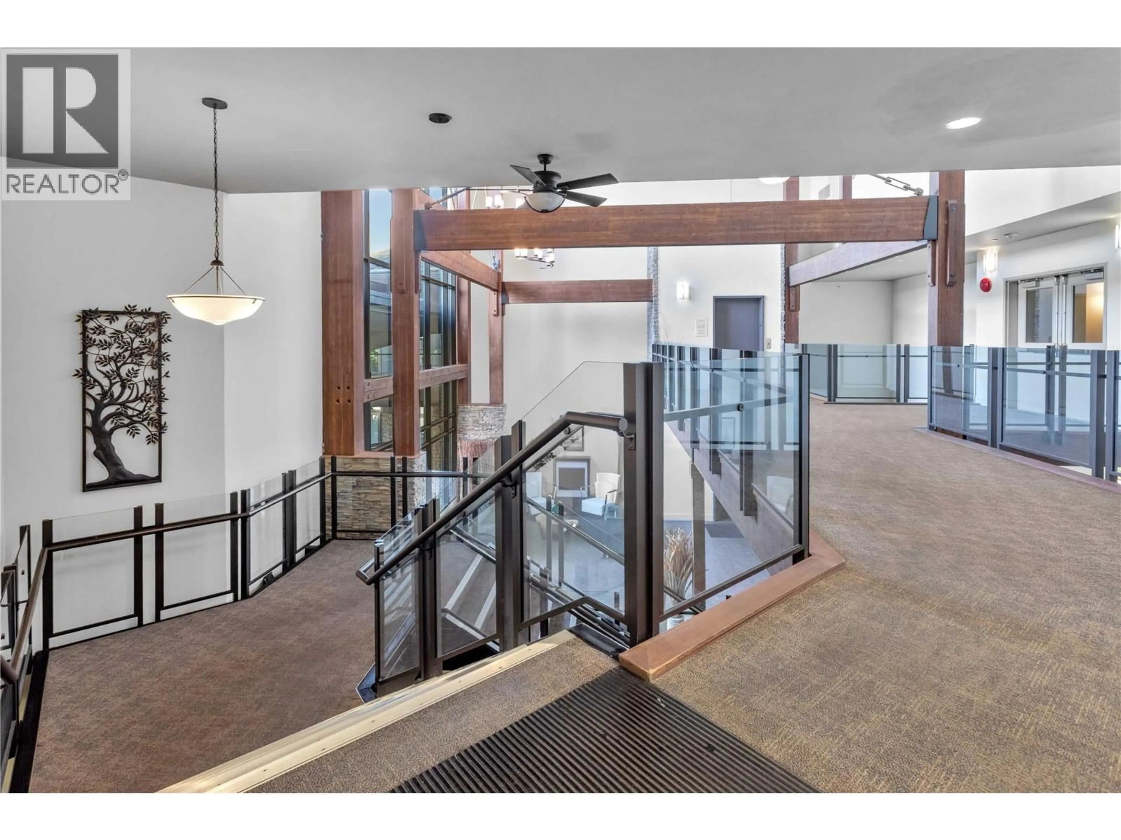 Indoor foyer for 209 - 600 SARSONS ROAD, Kelowna British Columbia V1W5H5