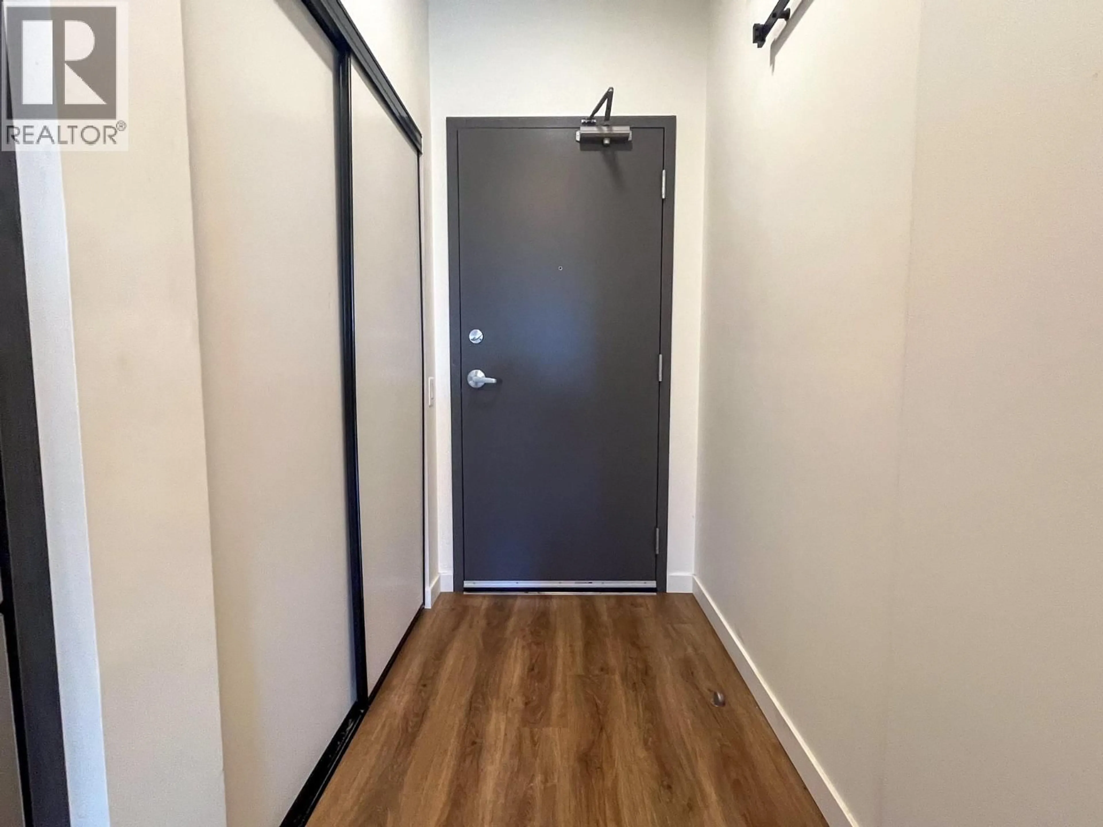 Indoor entryway for 512 - 615 RUTLAND ROAD, Kelowna British Columbia V1X0B3