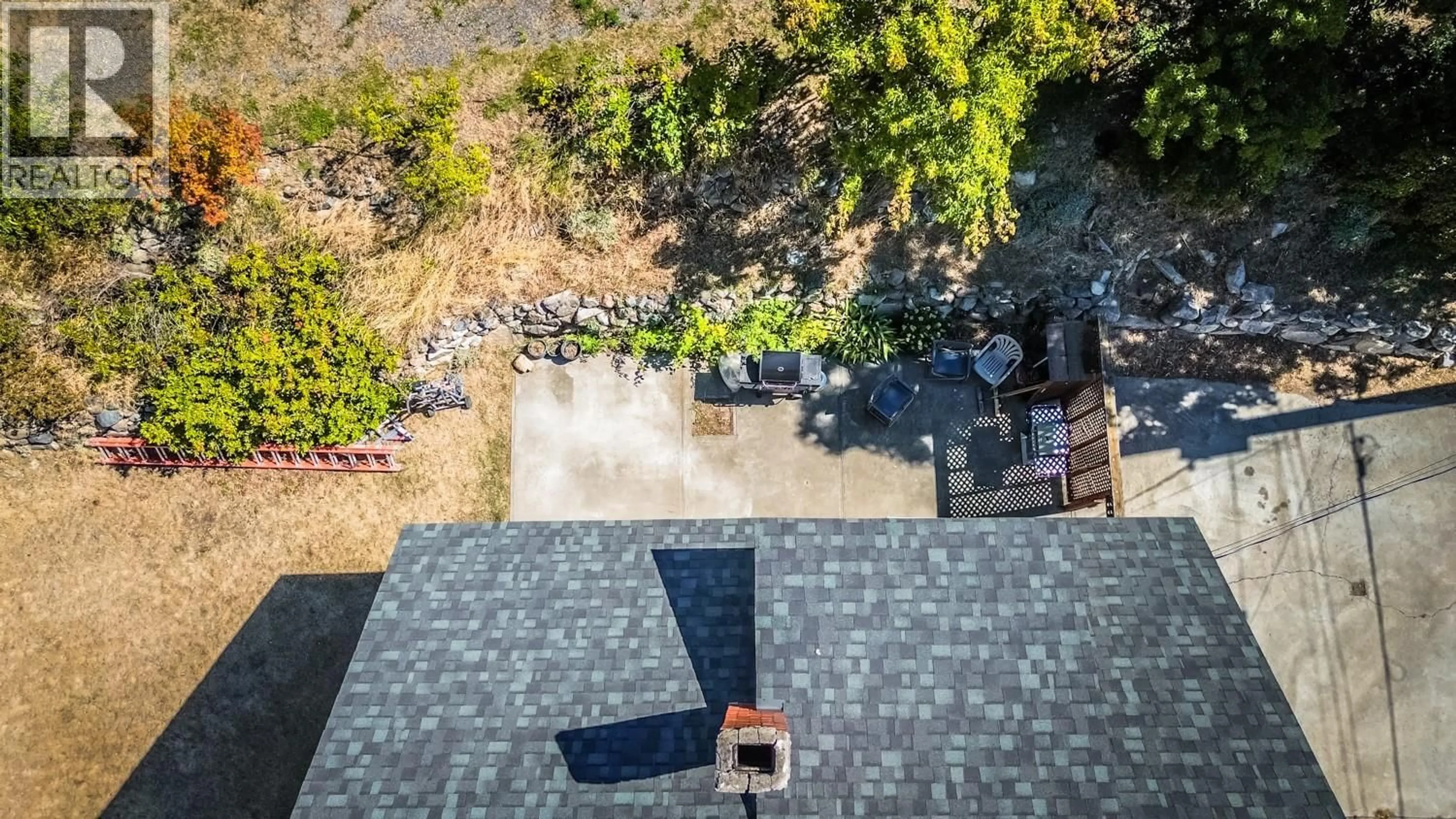 A pic from outside/outdoor area/front of a property/back of a property/a pic from drone, unknown for 410 & 416 PONDEROSA HEIGHTS, Lytton British Columbia V0K1Z0