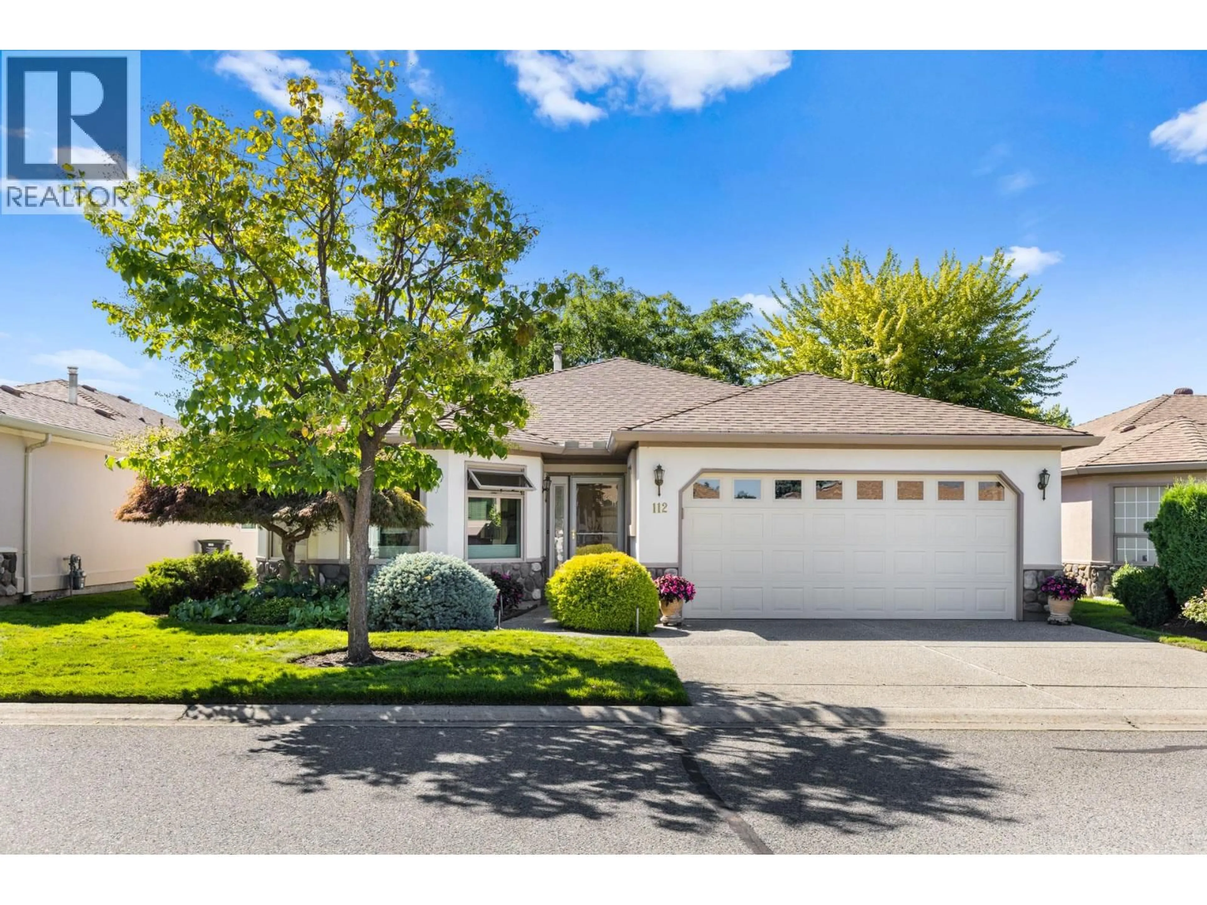 Home with vinyl exterior material, street for 112 - 1201 CAMERON AVENUE, Kelowna British Columbia V1Y9H7