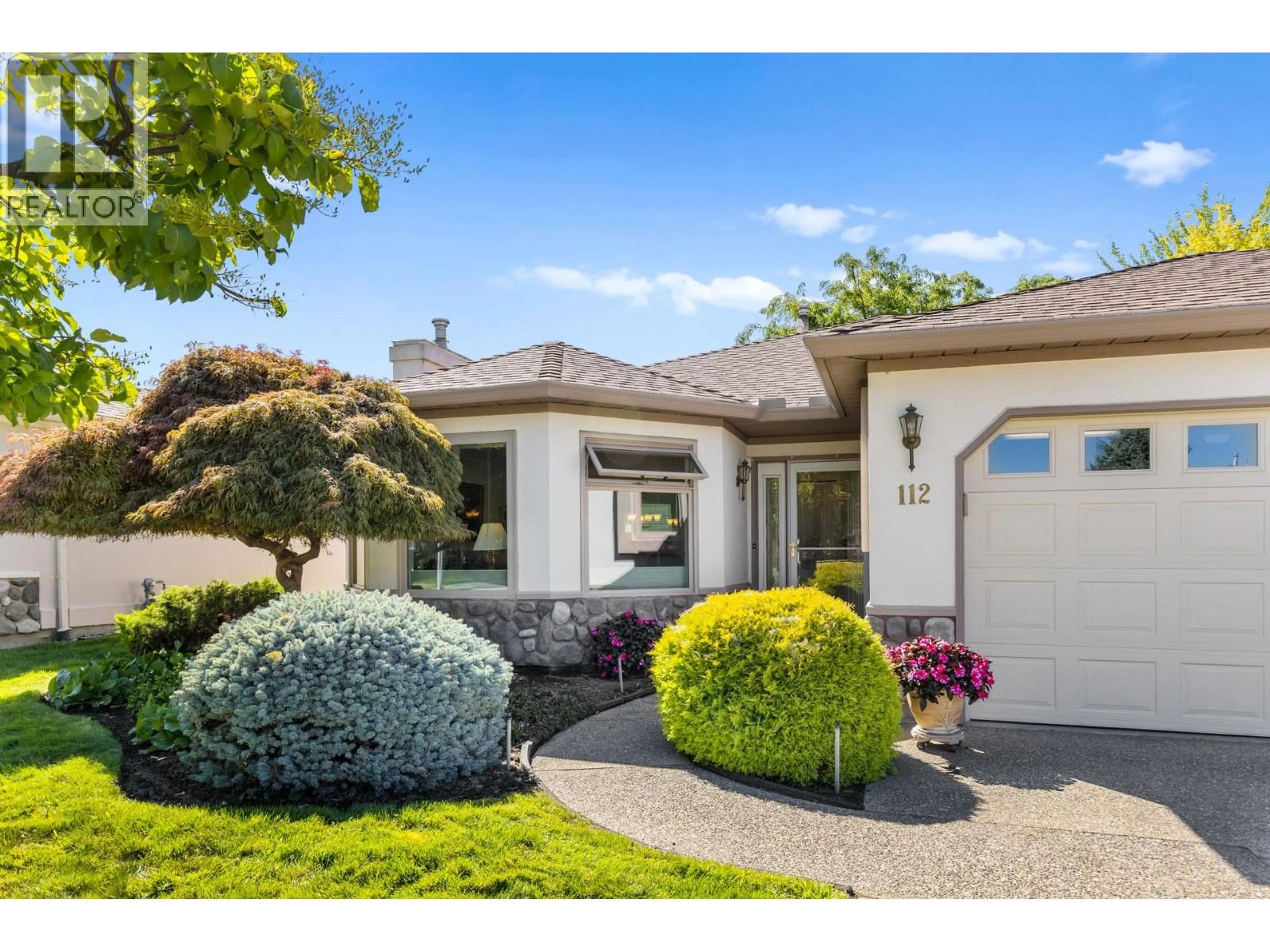 Home with vinyl exterior material, street for 112 - 1201 CAMERON AVENUE, Kelowna British Columbia V1Y9H7