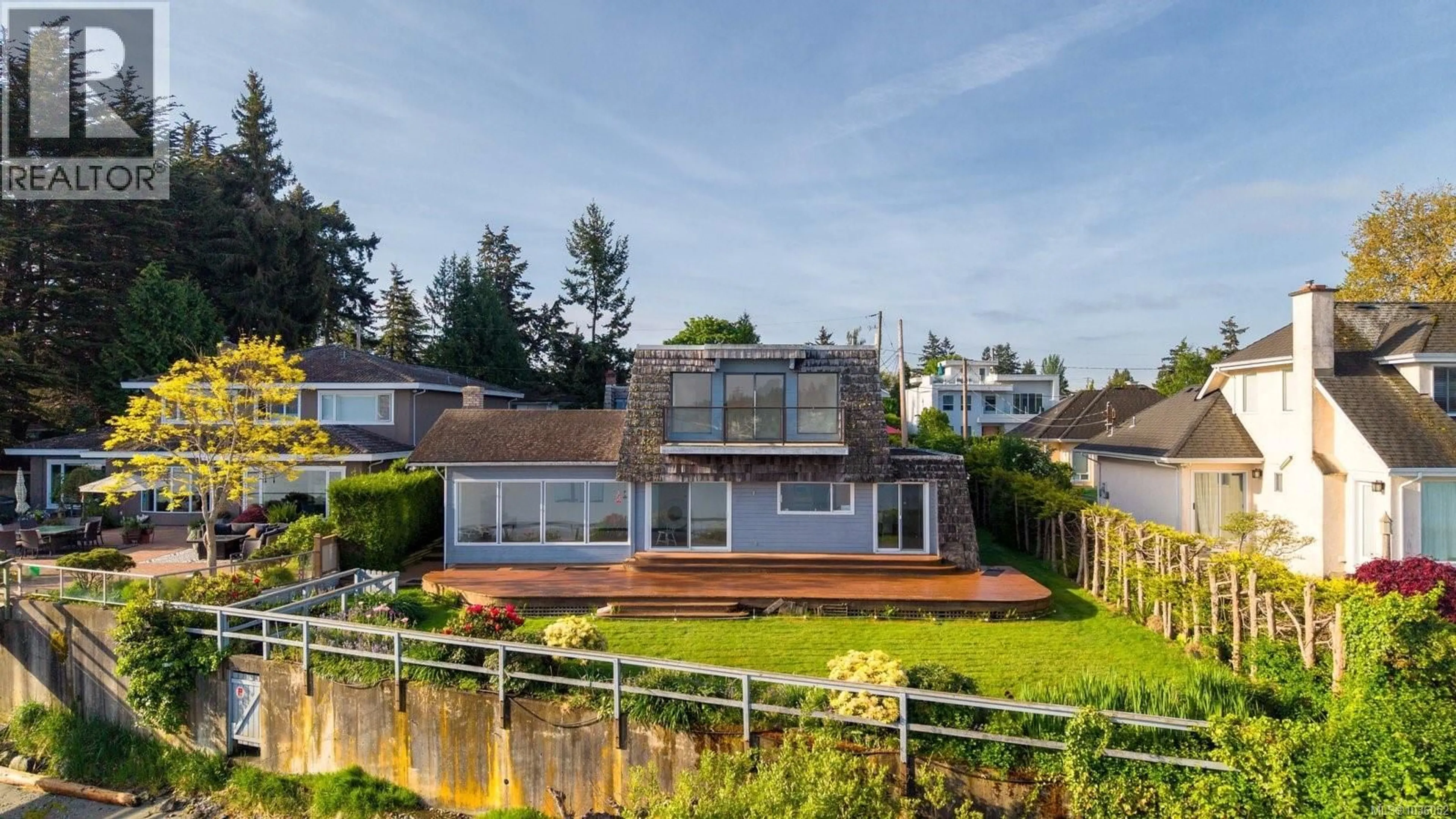 A pic from outside/outdoor area/front of a property/back of a property/a pic from drone, unknown for 2444 WHIDBY LANE, Sidney British Columbia V8L2K3