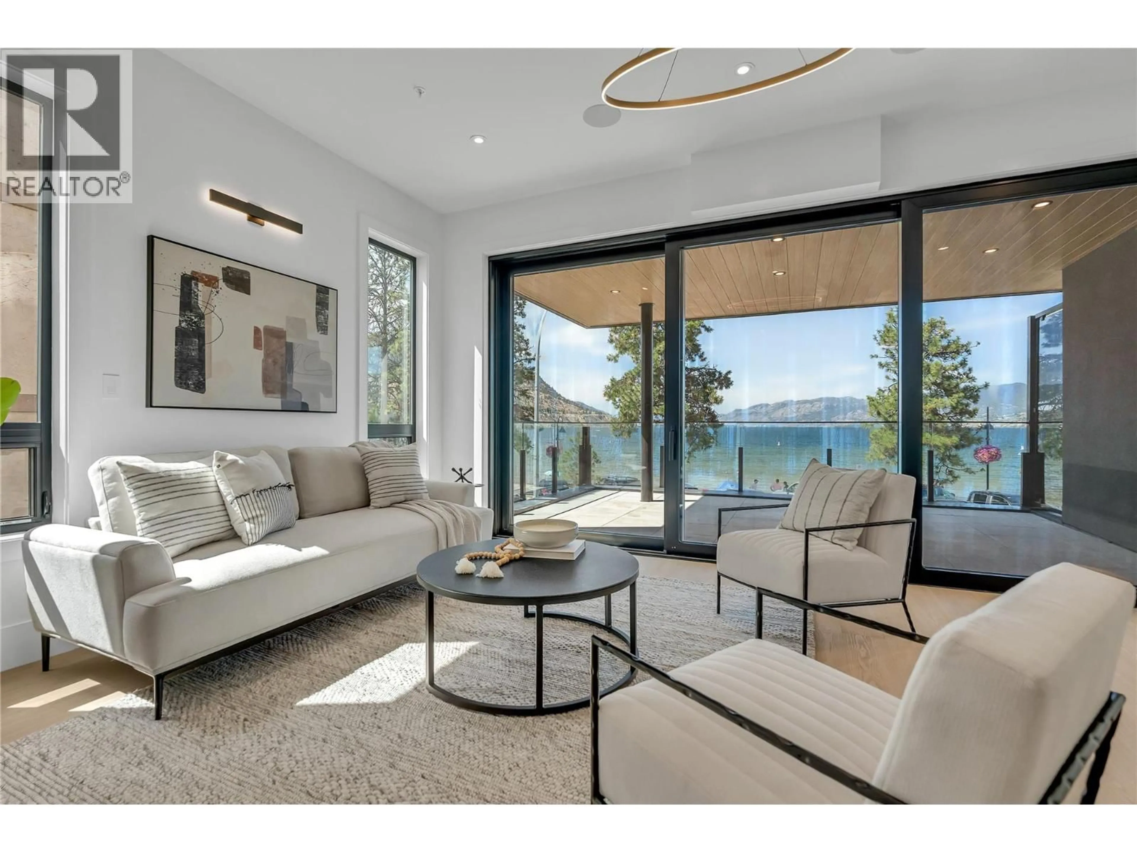 Living room with furniture, unknown for 201 - 602 LAKESHORE DRIVE, Penticton British Columbia V2A1B9