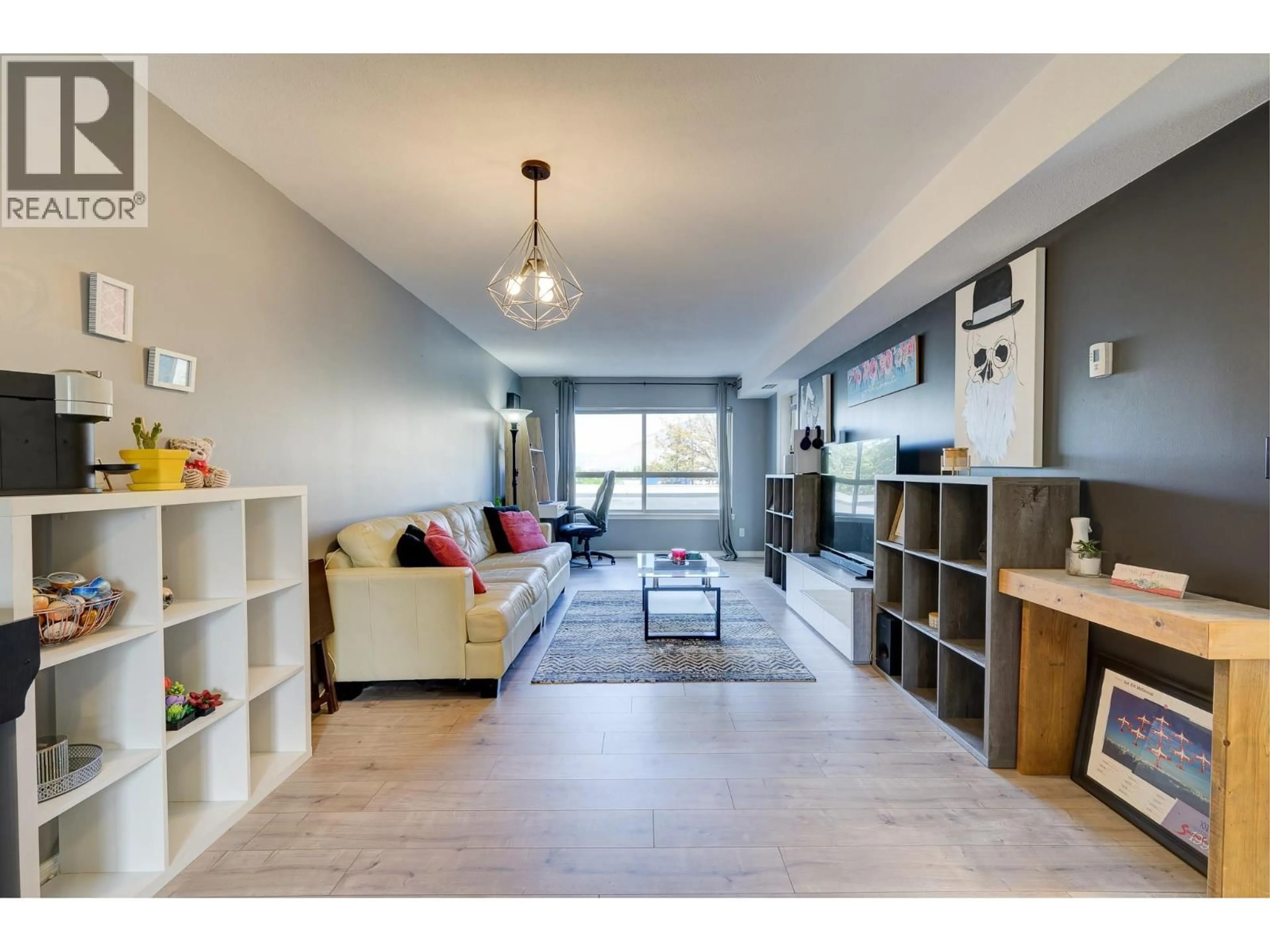 Living room with furniture, unknown for 208 - 629 LANSDOWNE STREET, Kamloops British Columbia V2C1Y6