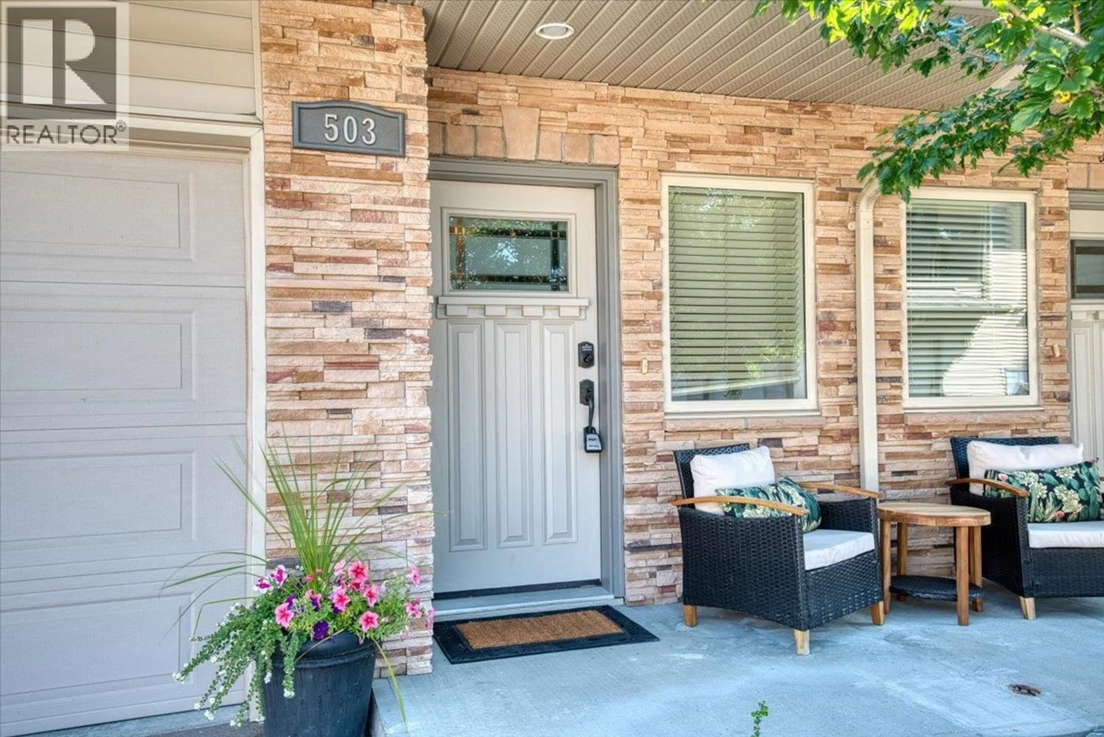 Indoor entryway for 503 - 3350 WOODSDALE ROAD, Lake Country British Columbia V4V2R7