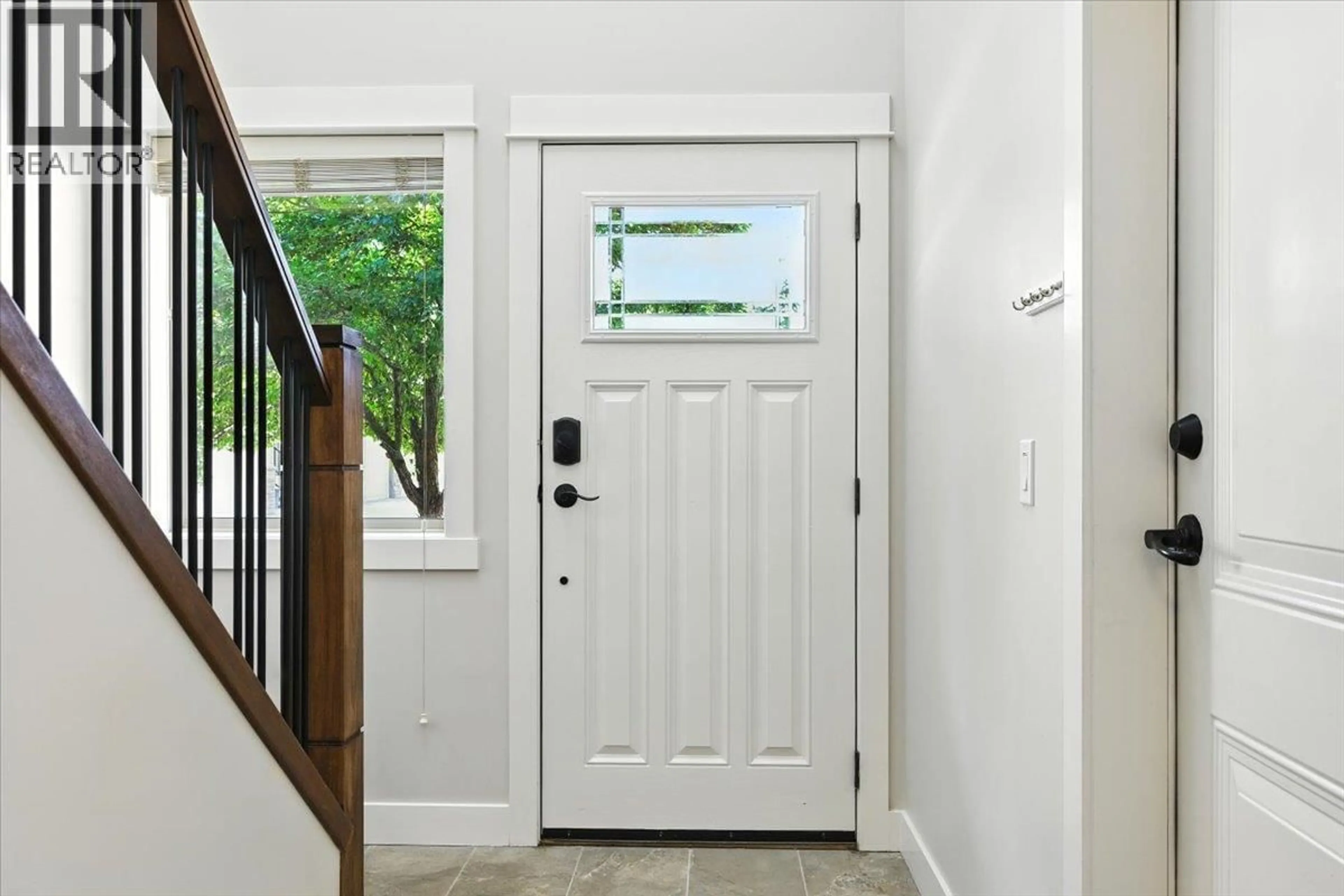 Indoor entryway for 503 - 3350 WOODSDALE ROAD, Lake Country British Columbia V4V2R7