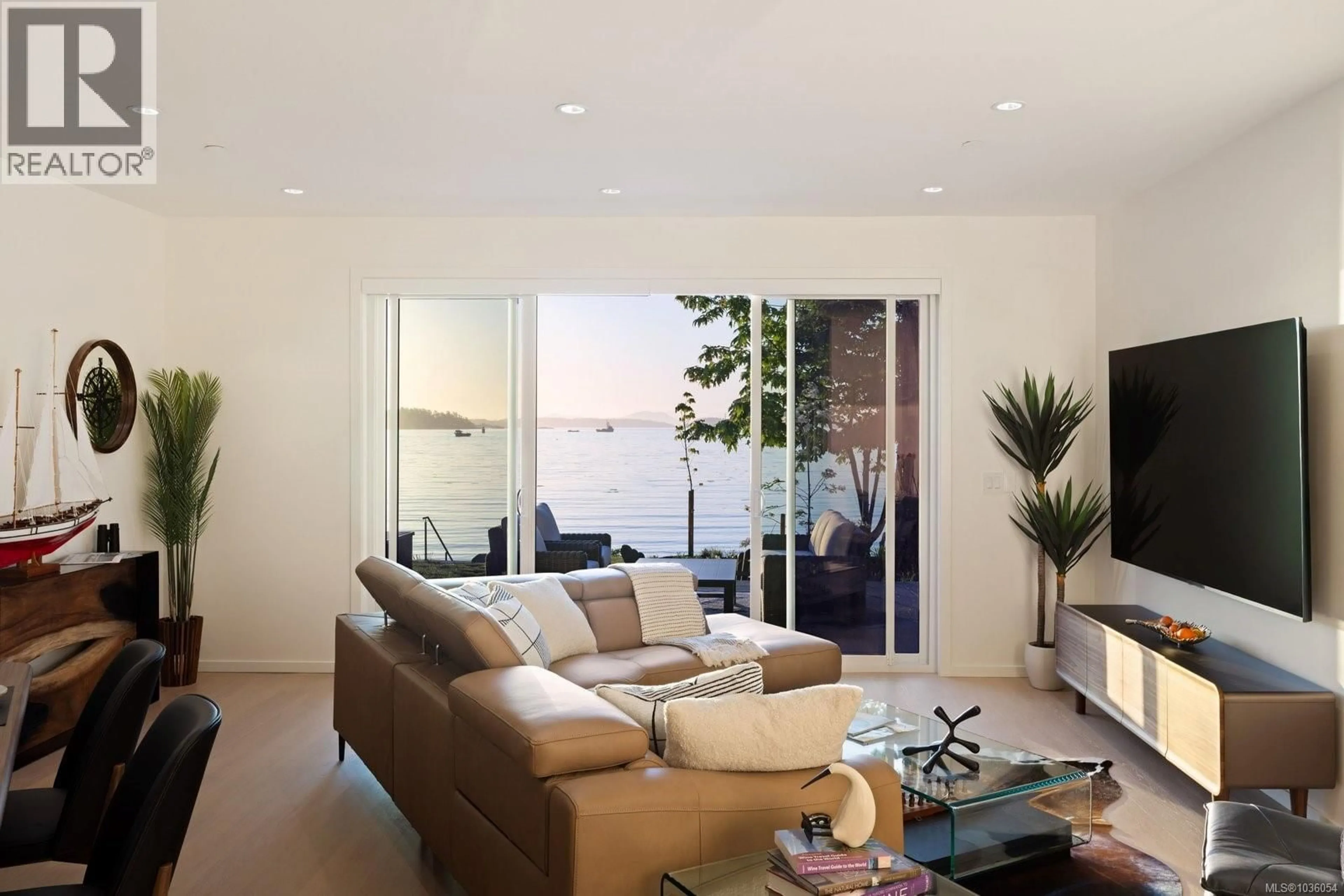 Living room with furniture, unknown for 101 - 10393 ALLBAY ROAD, Sidney British Columbia V8L2N8