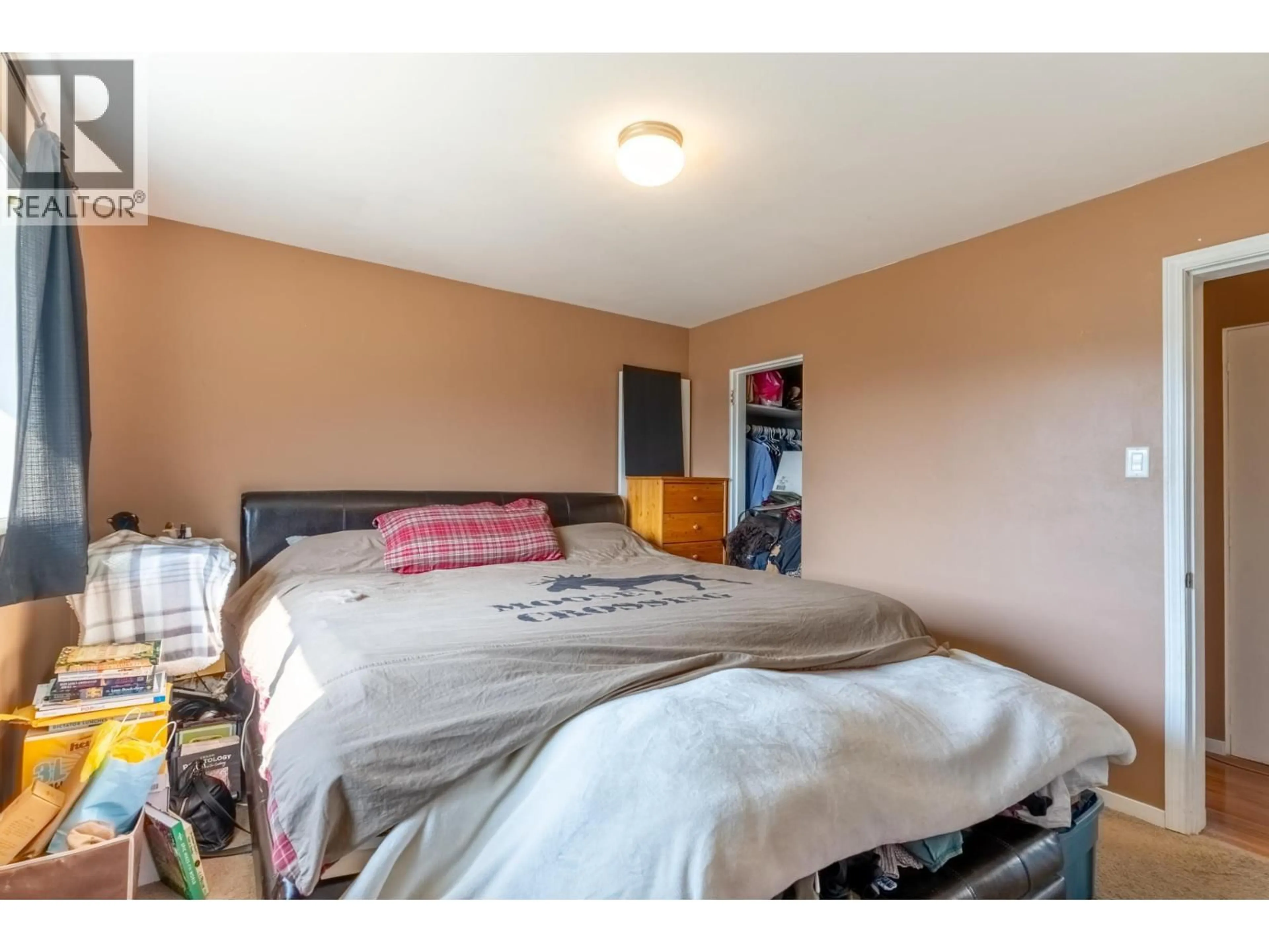 A pic of a room for 923 12TH STREET, Kamloops British Columbia V2B3C3