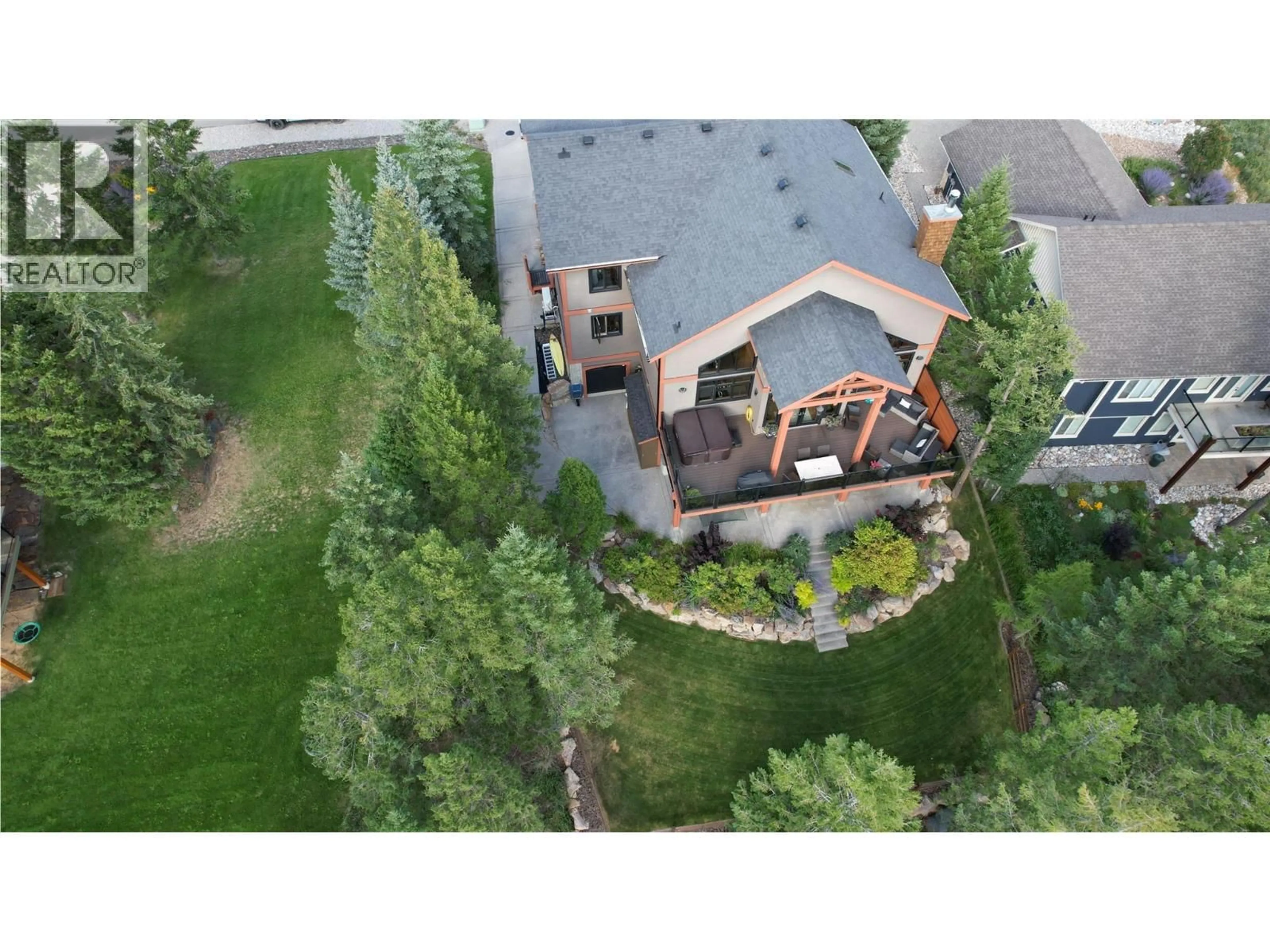 A pic from outside/outdoor area/front of a property/back of a property/a pic from drone, unknown for 2550 LEDGEROCK RIDGE, Invermere British Columbia V0A1K6