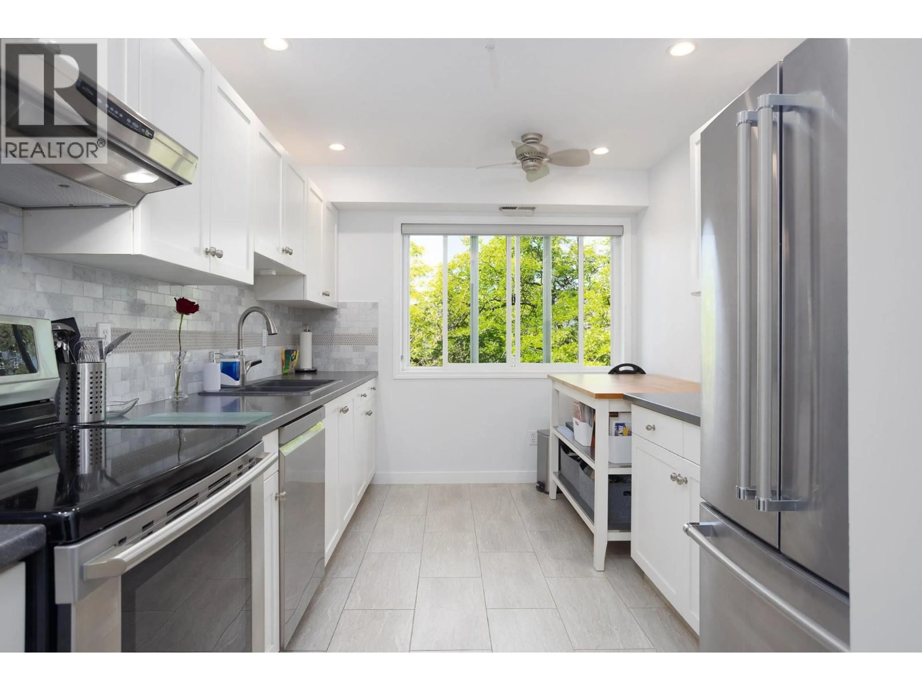 Standard kitchen, unknown for 315A - 1045 SUTHERLAND AVENUE, Kelowna British Columbia V1Y5Y1