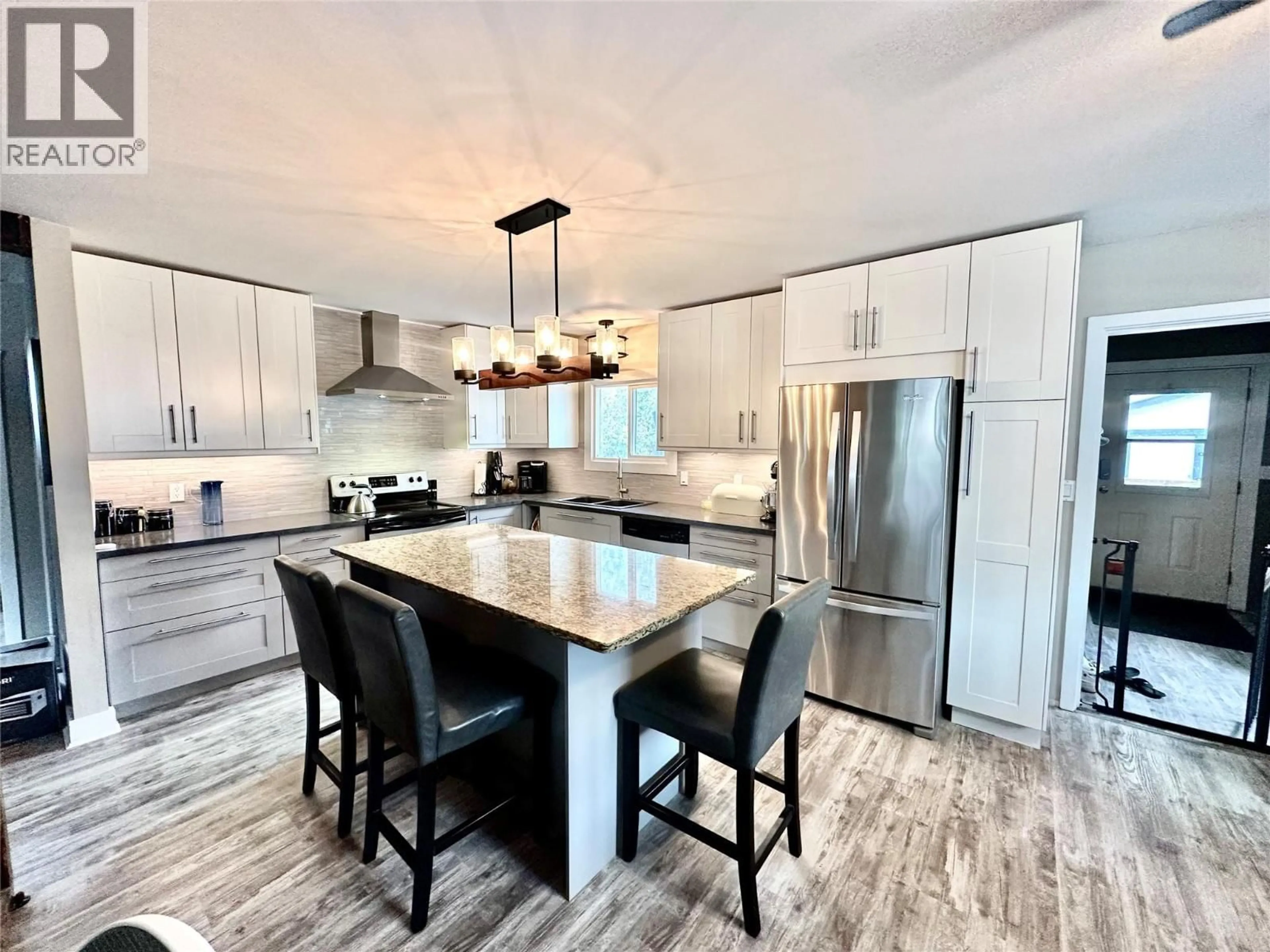 Open concept kitchen, unknown for 310 6TH AVENUE, Keremeos British Columbia V0X1N3