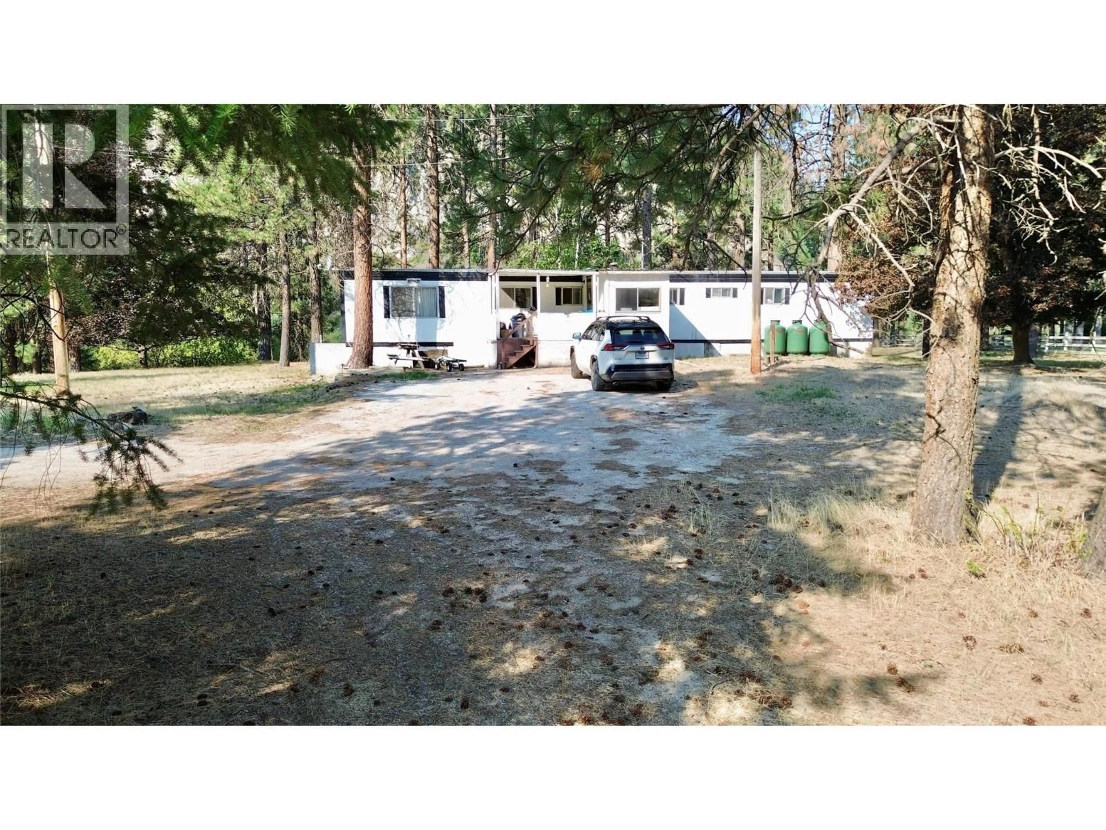 A pic from outside/outdoor area/front of a property/back of a property/a pic from drone, street for 871 GREEN LAKE ROAD, Oliver British Columbia V0H1T5