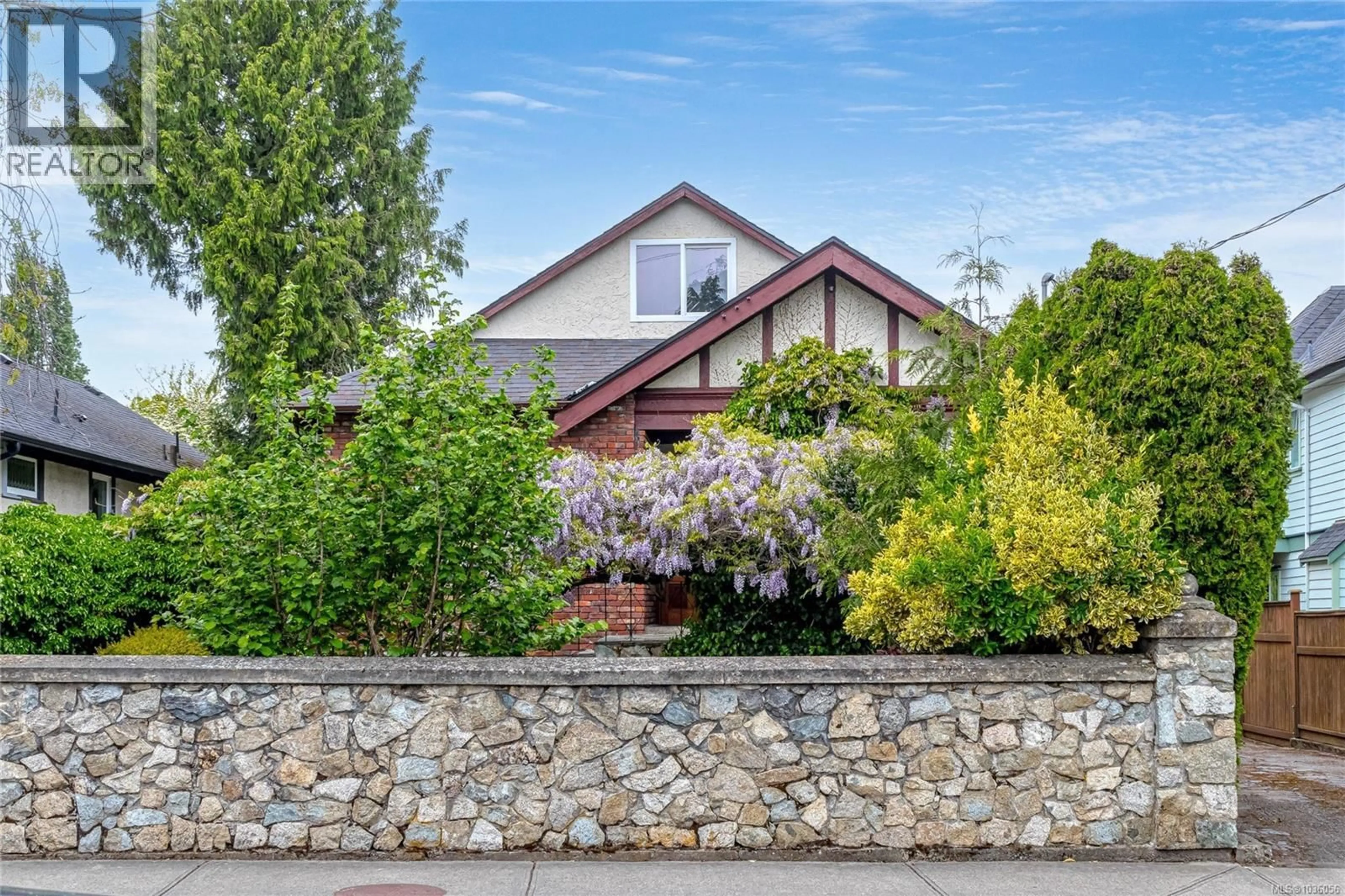 Unknown for 1730 HAULTAIN STREET, Victoria British Columbia V8R2L2