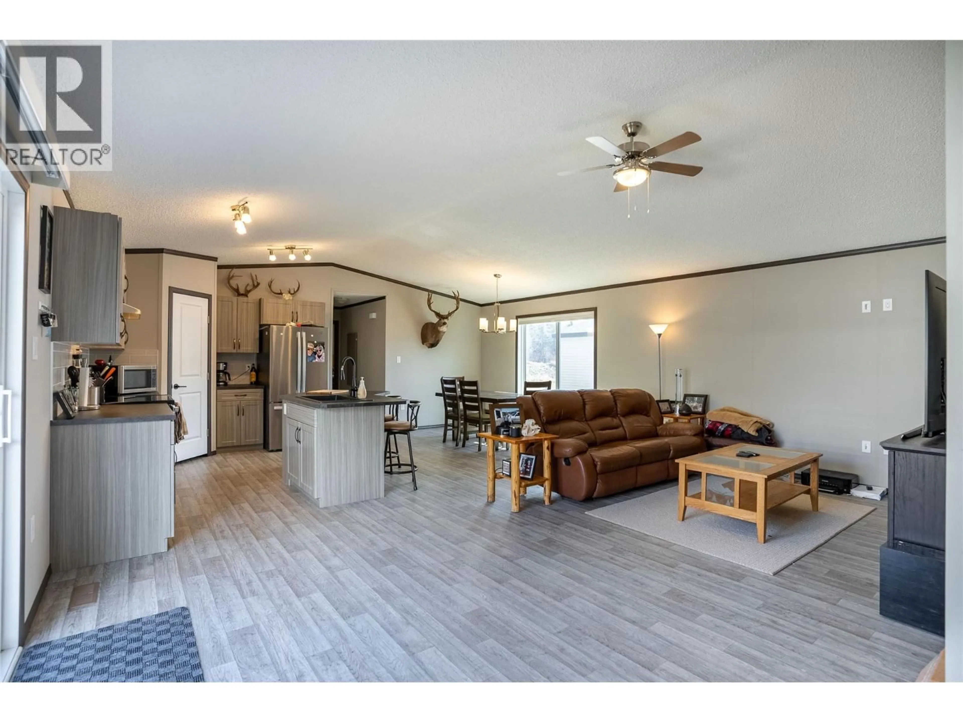 Open concept kitchen, unknown for H10 - 100 INDUSTRIAL  1 ROAD, Sparwood British Columbia V0B2G1