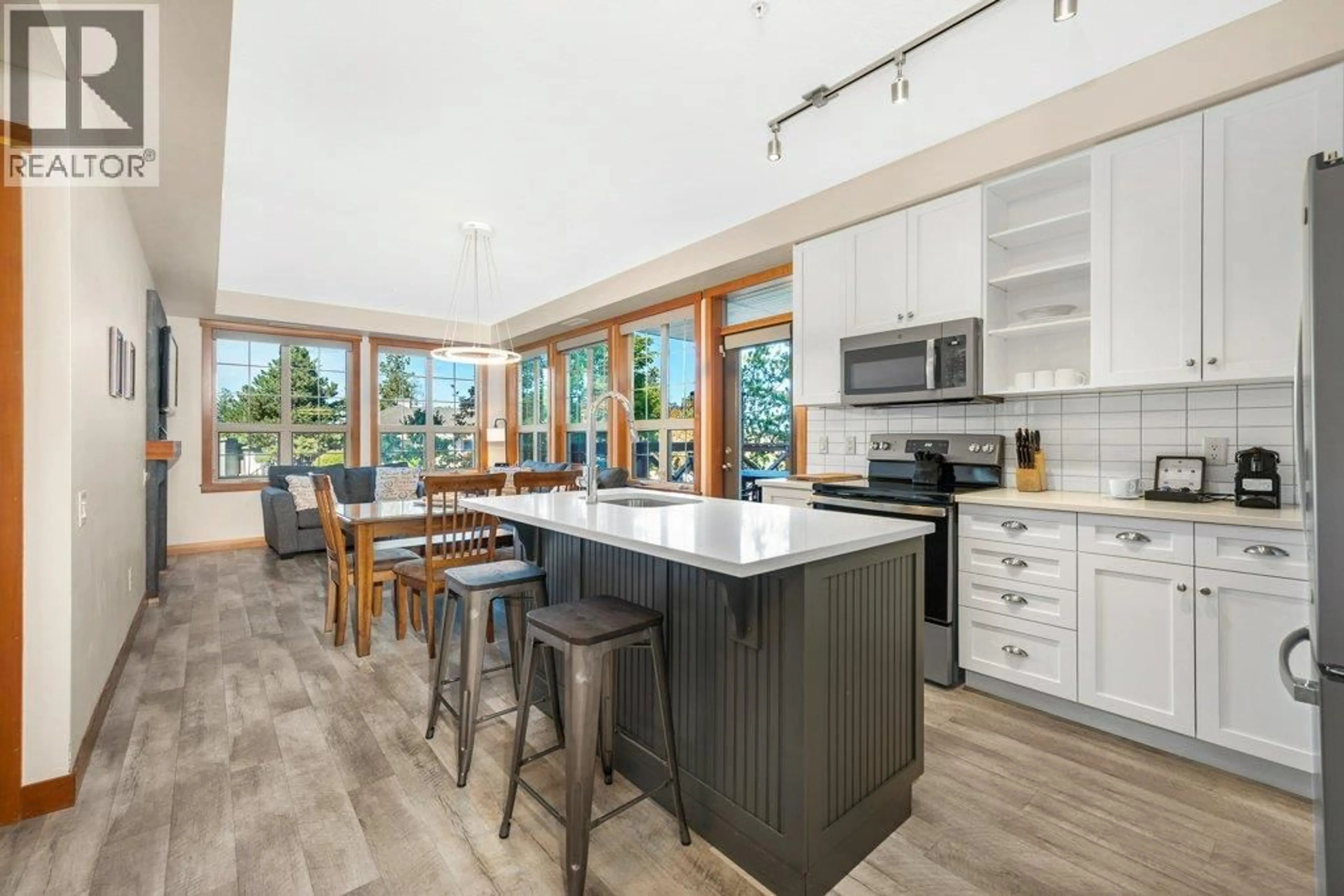 Open concept kitchen, unknown for 114 - 107 VILLAGE CENTRE COURT, Vernon British Columbia V1H1Y8