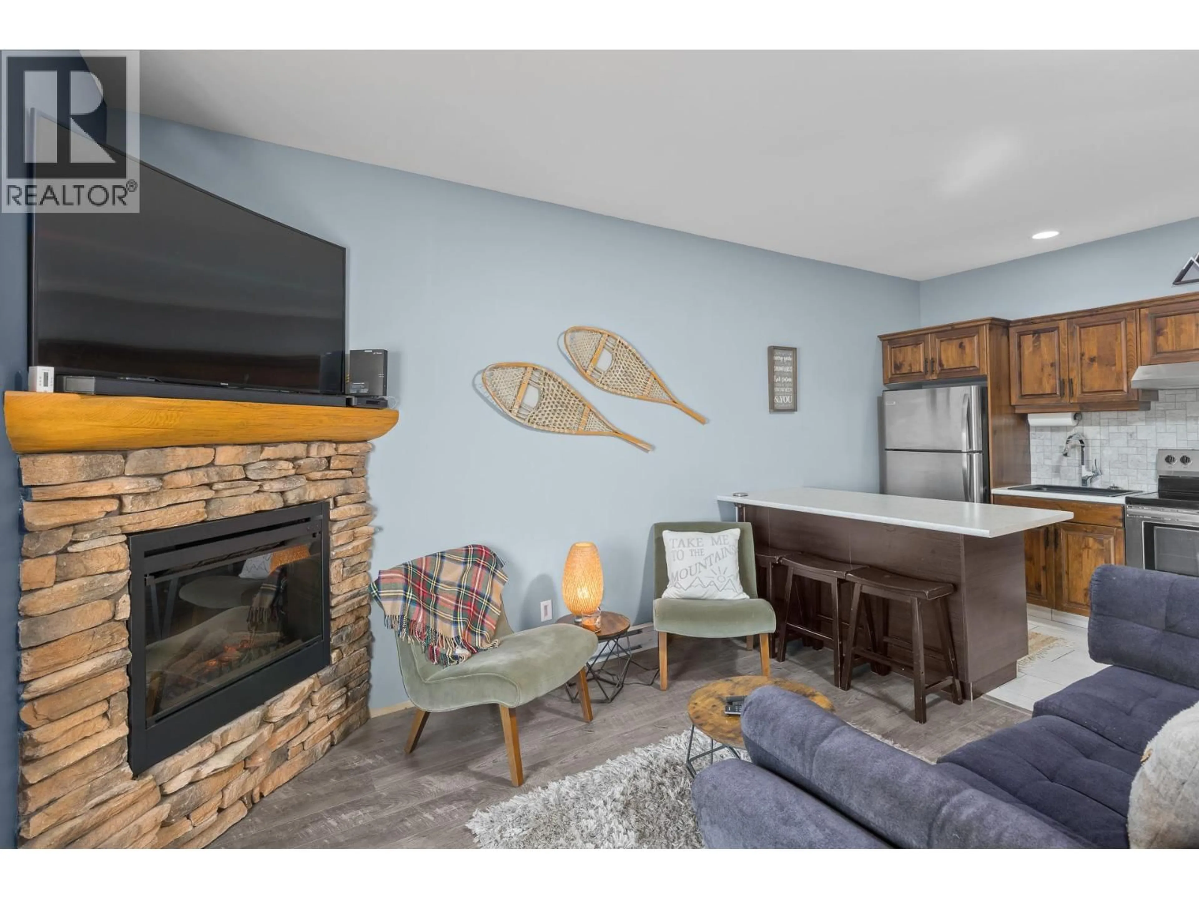 Living room with furniture, unknown for 16 - 5015 SNOWBIRD WAY, Big White British Columbia V1P1P3