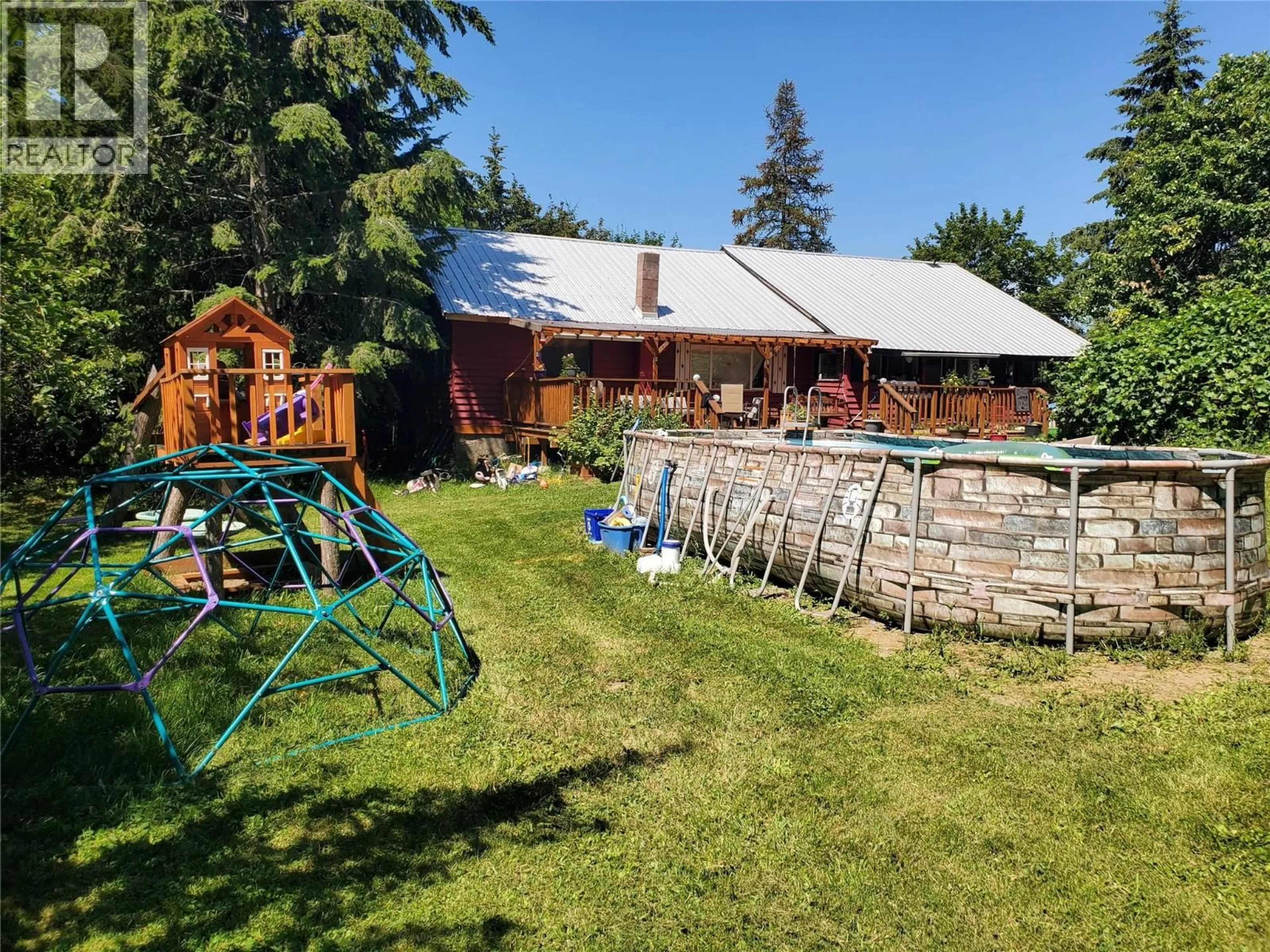 A pic from outside/outdoor area/front of a property/back of a property/a pic from drone, unknown for 1012 ADDISON ROAD, Tappen British Columbia V0E2X1
