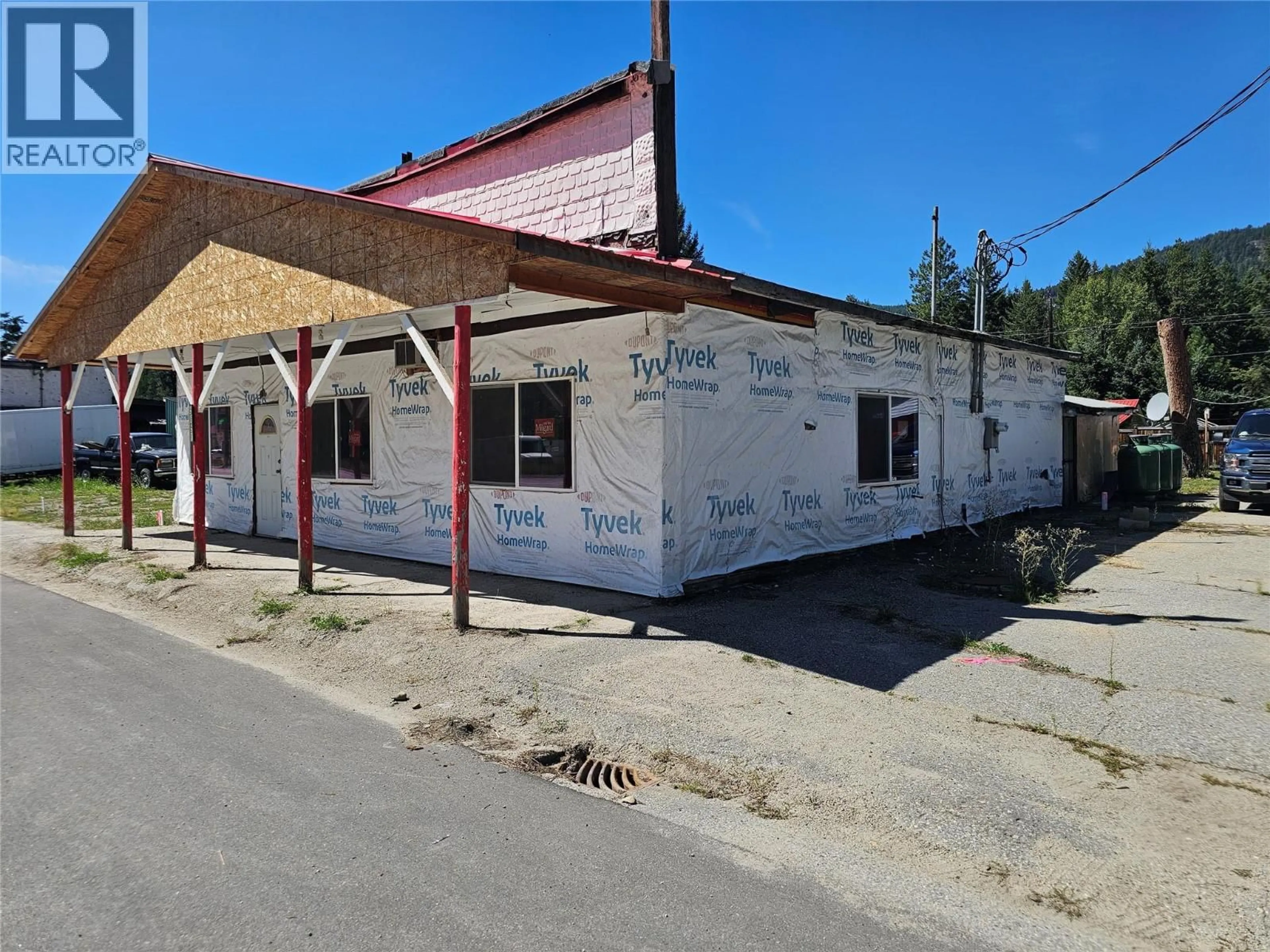 A pic from outside/outdoor area/front of a property/back of a property/a pic from drone, building for 5851 HIGHWAY 33E HIGHWAY, Beaverdell British Columbia V0H1A0