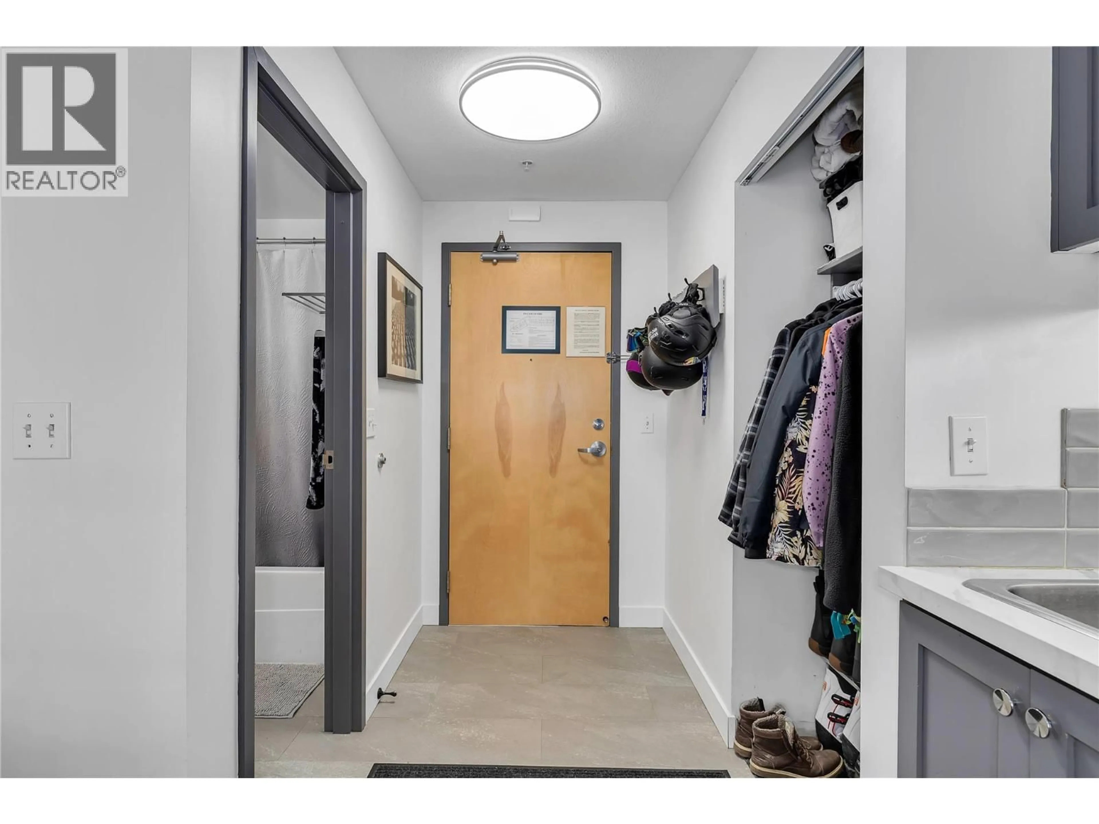 Indoor entryway for 209 - 5340 BIG WHITE ROAD, Big White British Columbia V1P1P3