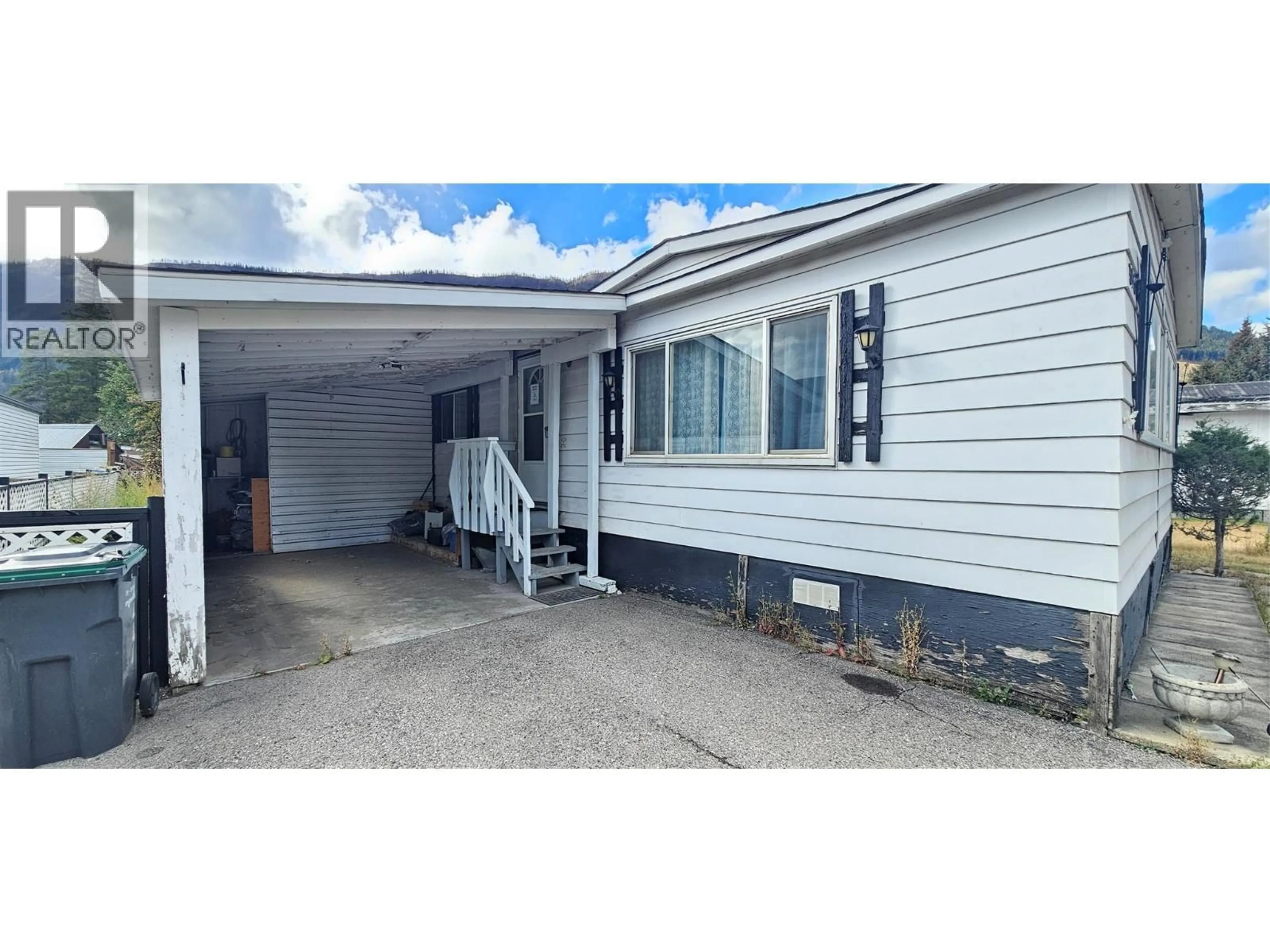 Home with vinyl exterior material, unknown for 395 RED CEDAR CRESCENT, Sparwood British Columbia V0B2G0