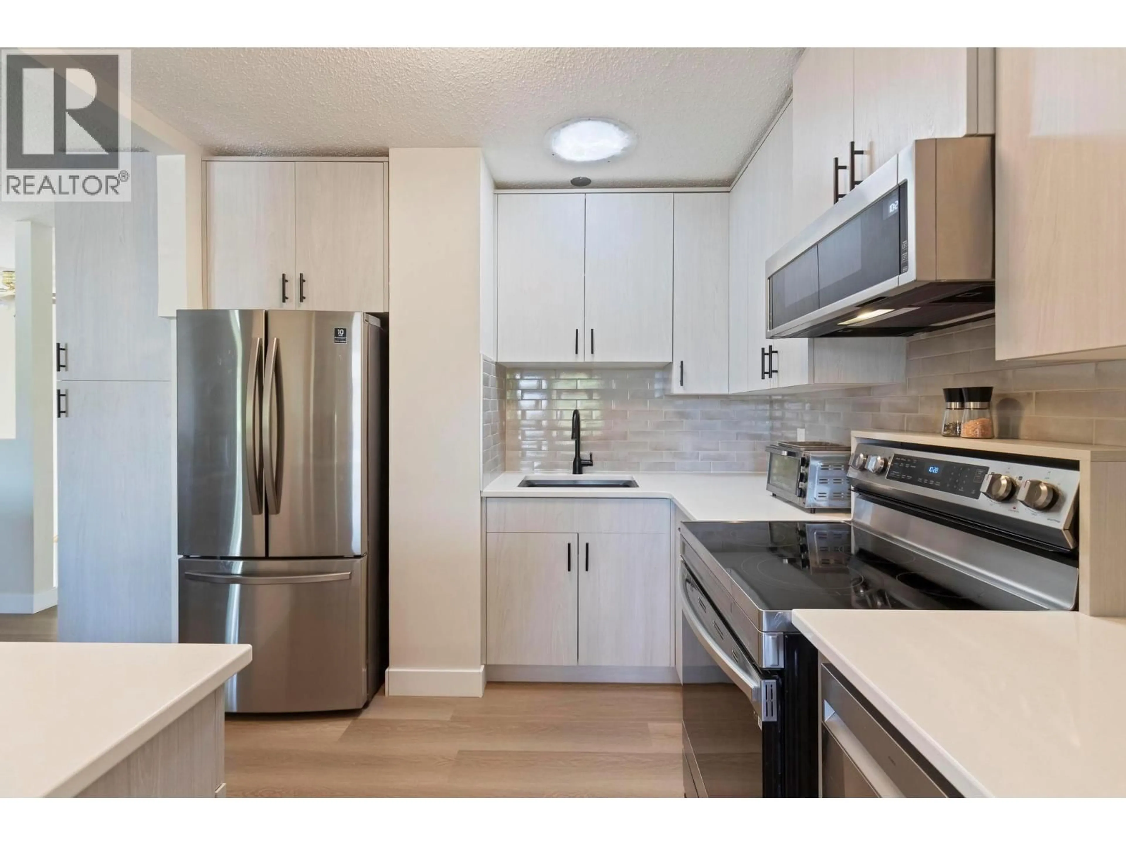 Standard kitchen, unknown for 565 CHEPESUIK COURT, Kelowna British Columbia V1X5S5