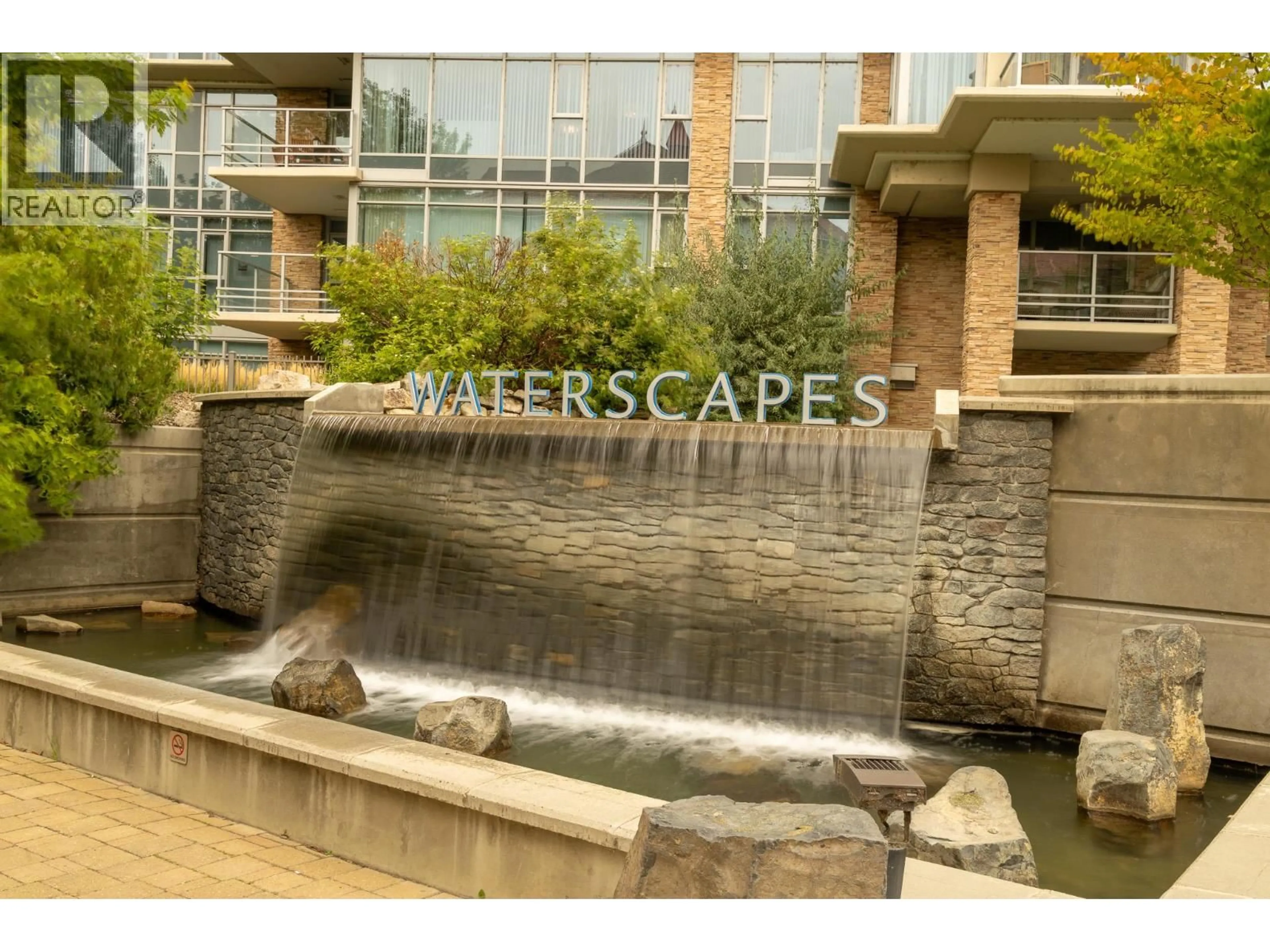 Indoor foyer for 438 - 1099 SUNSET DRIVE, Kelowna British Columbia V1Y9Z2