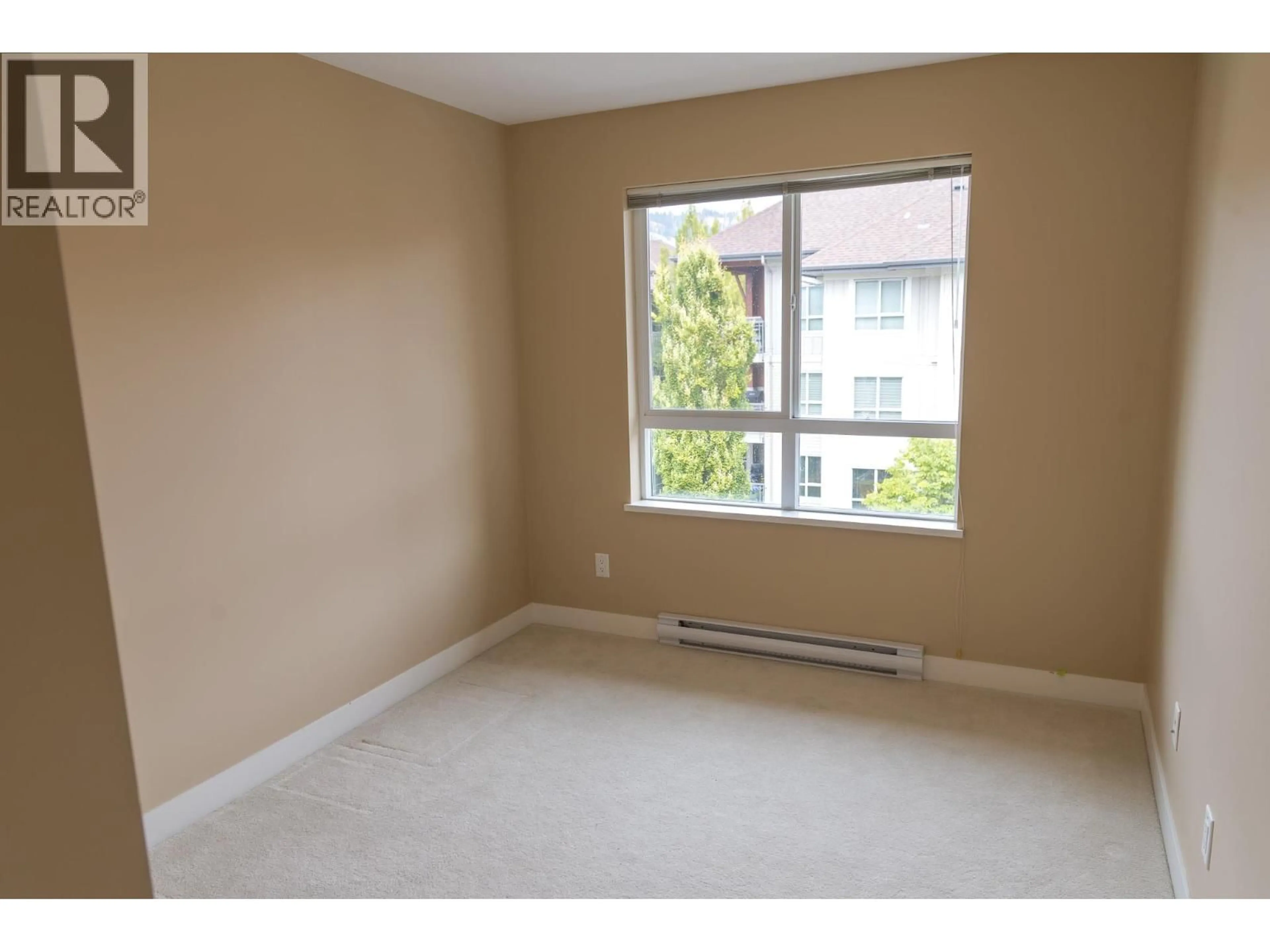A pic of a room for 438 - 1099 SUNSET DRIVE, Kelowna British Columbia V1Y9Z2