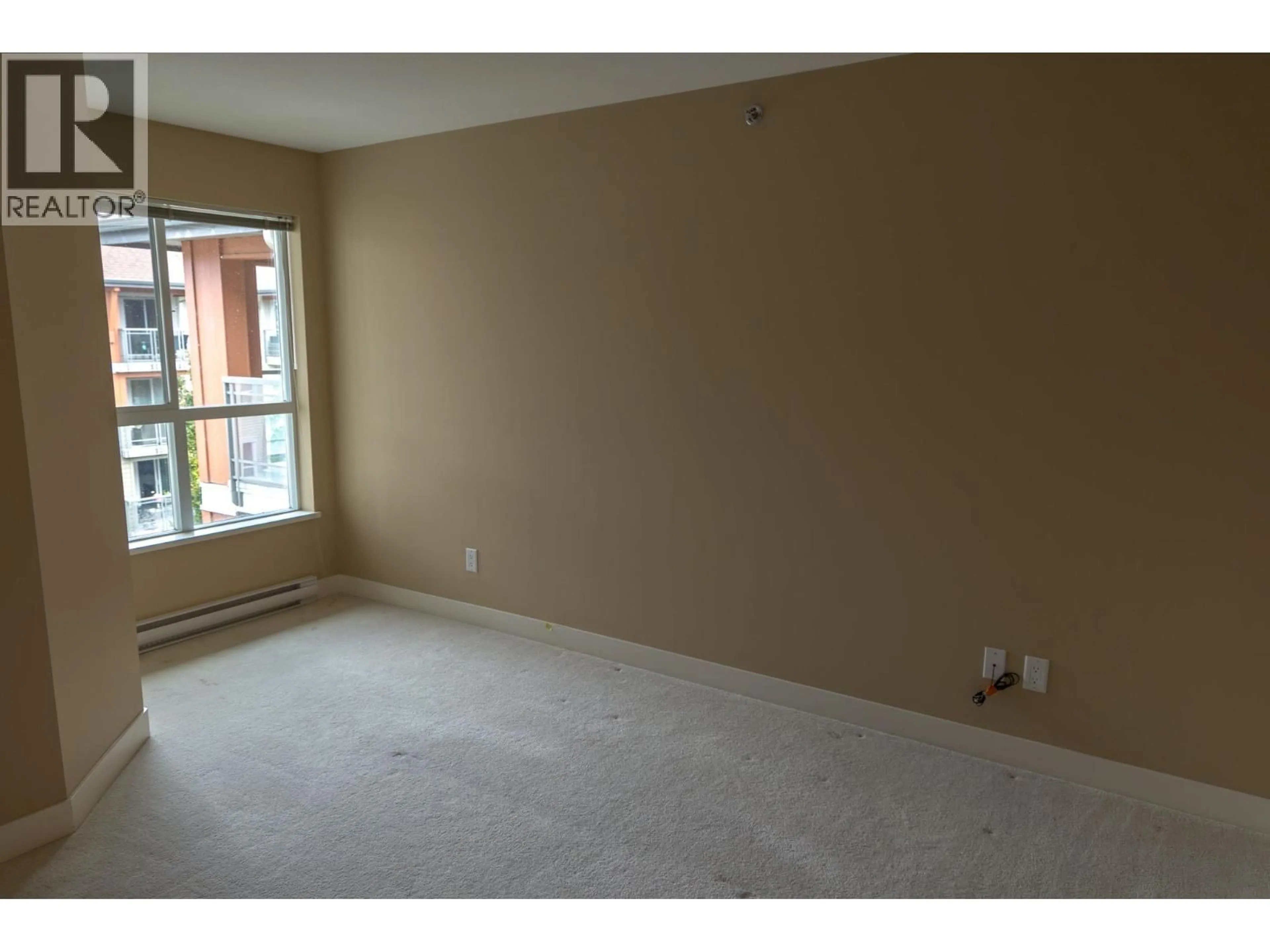 A pic of a room for 438 - 1099 SUNSET DRIVE, Kelowna British Columbia V1Y9Z2