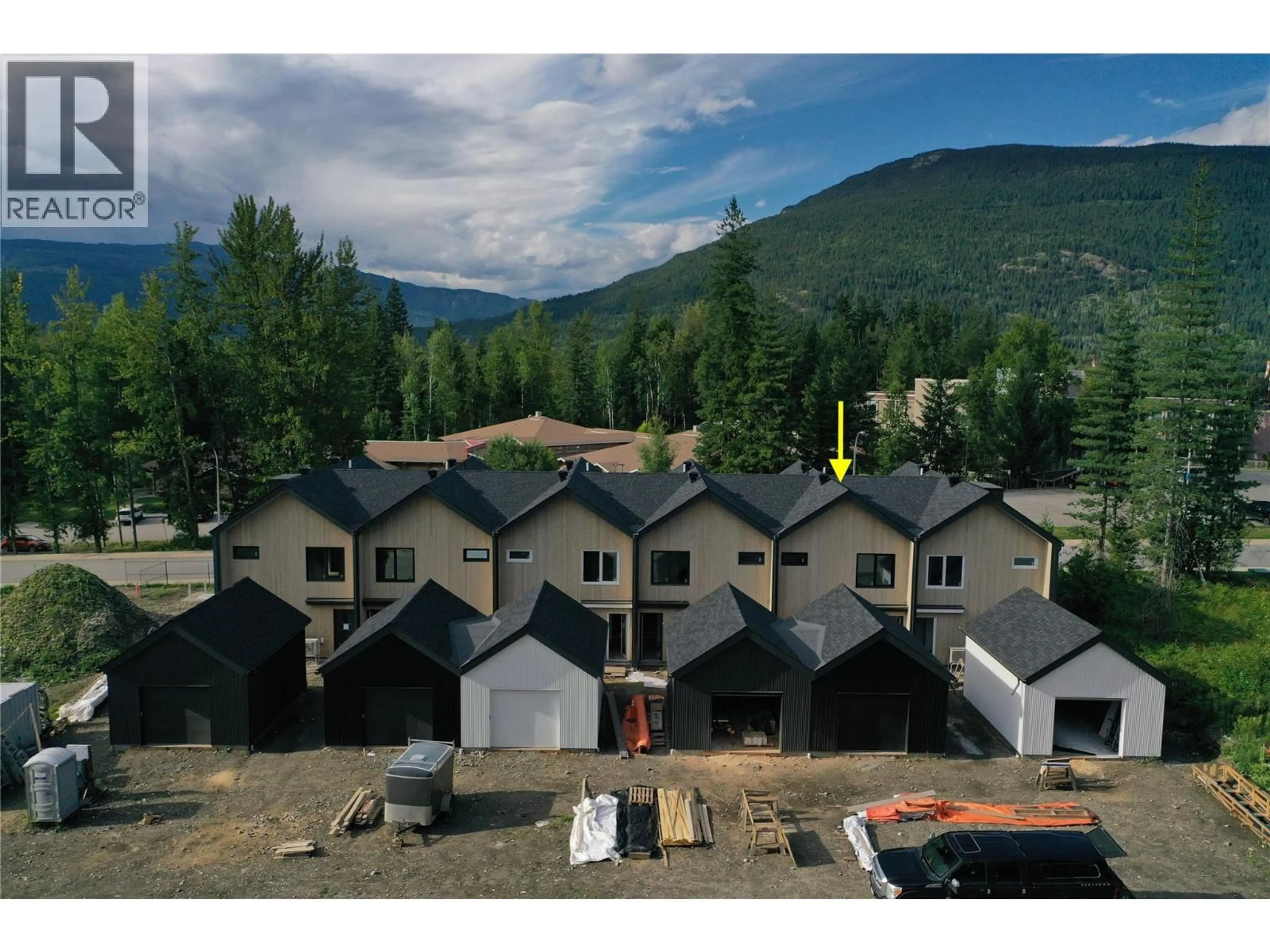 A pic from outside/outdoor area/front of a property/back of a property/a pic from drone, mountain view for 1048 WILLIAM'S GATE LANE, Revelstoke British Columbia V0E2S1