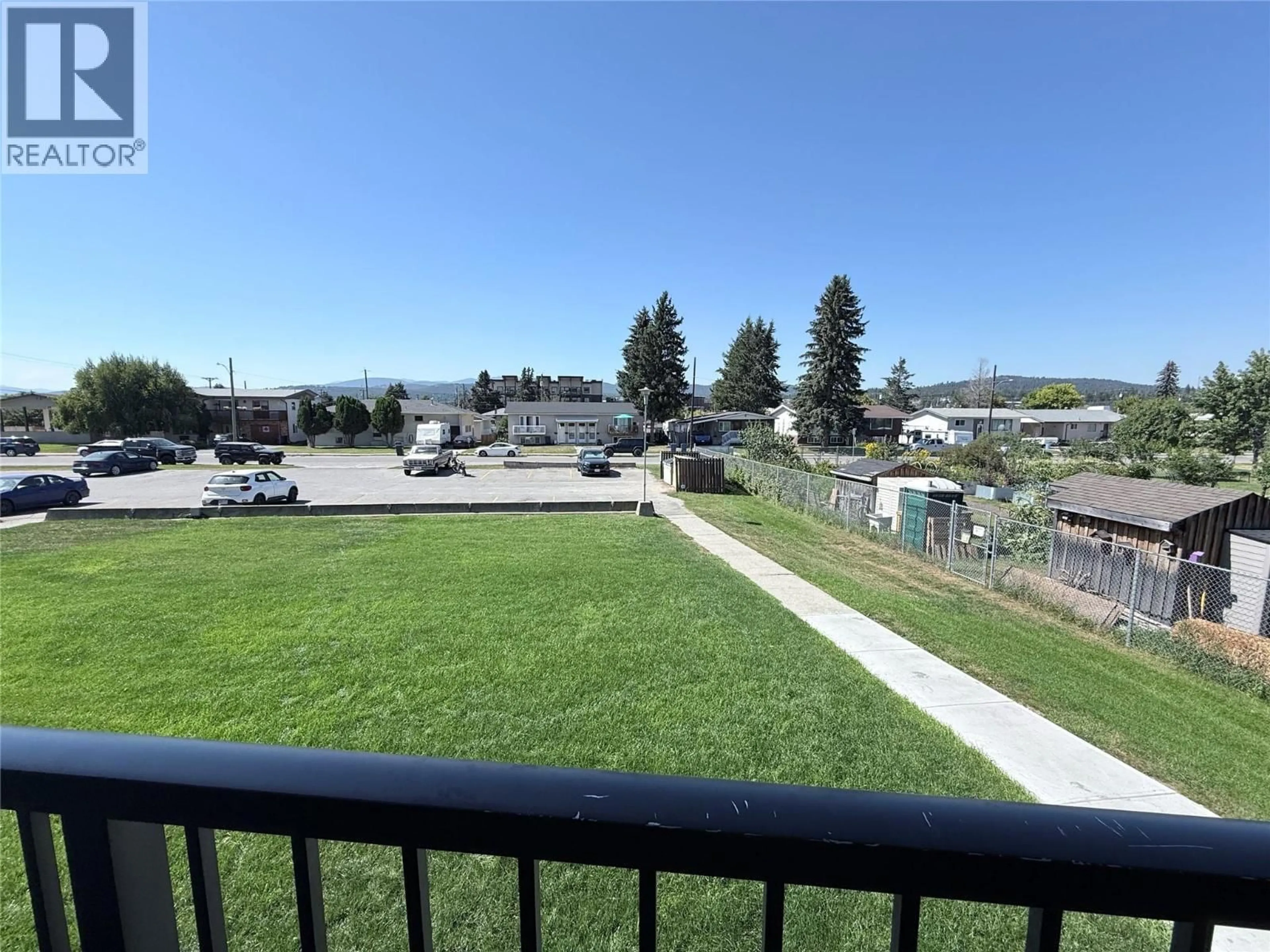 Patio, mountain view for 202 - 606 18TH AVENUE NORTH, Cranbrook British Columbia V1C5M1