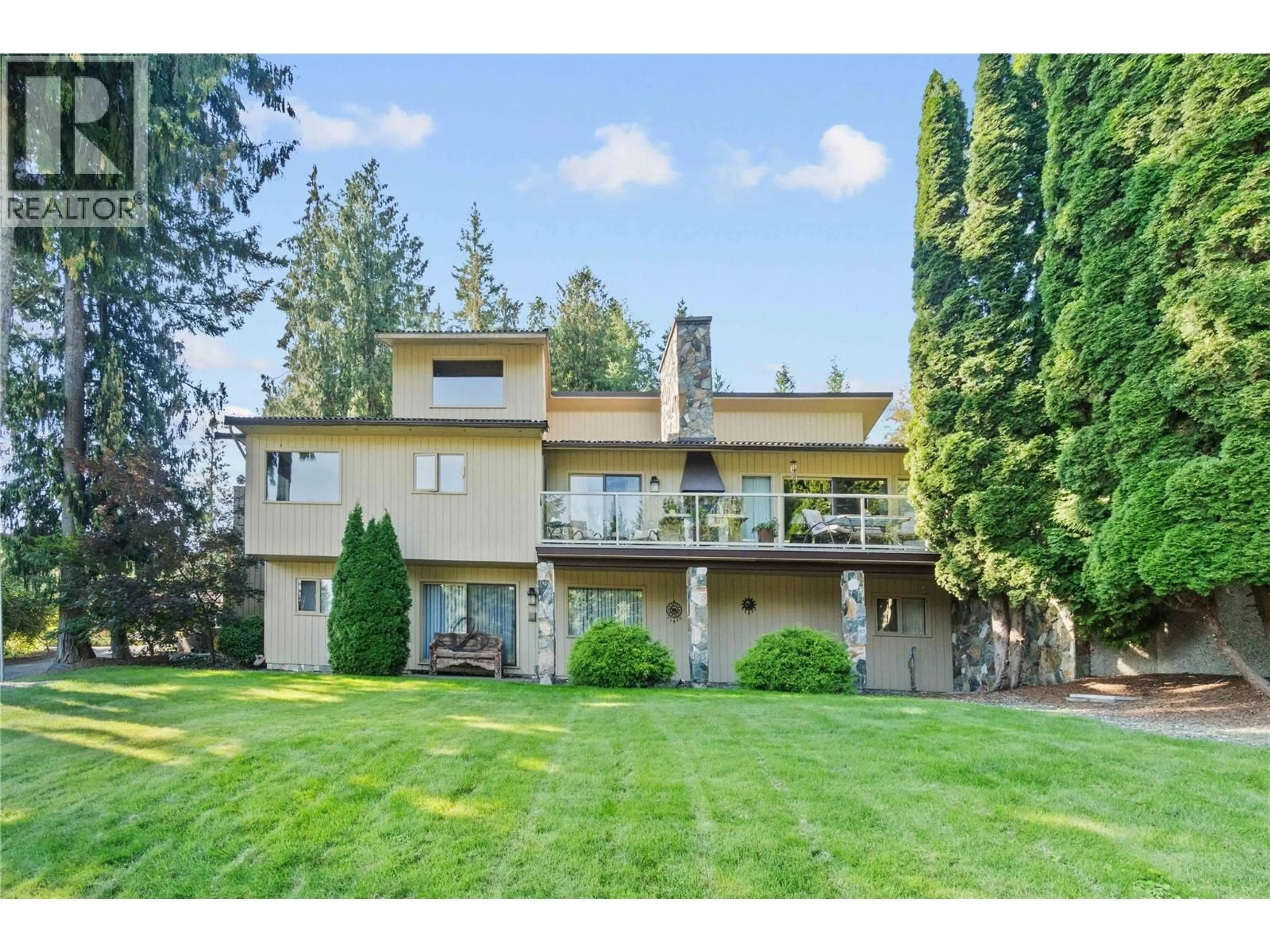 A pic from outside/outdoor area/front of a property/back of a property/a pic from drone, unknown for 2308 TA LANA TRAIL, Blind Bay British Columbia V0E2W2