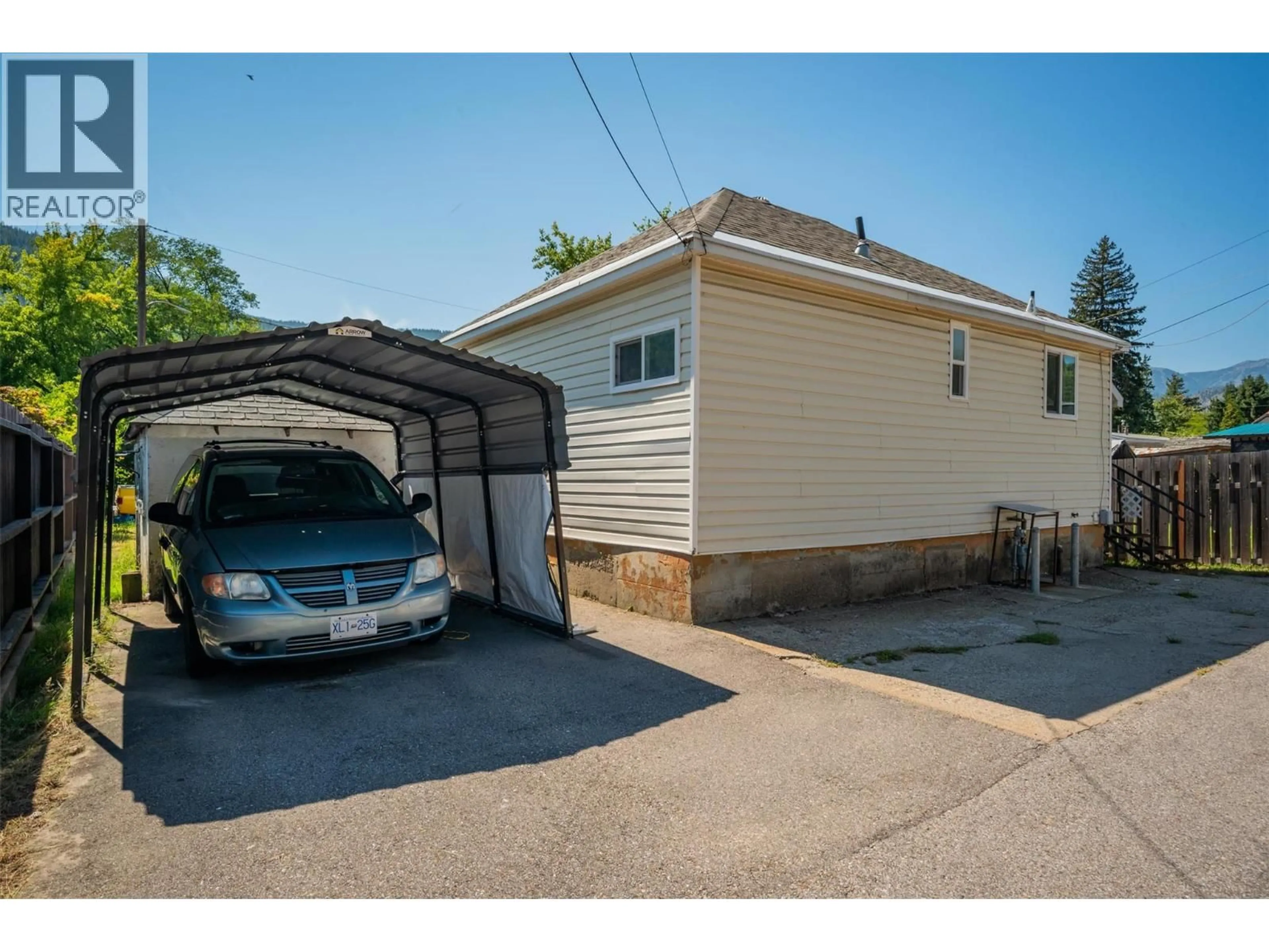 Indoor garage for 2177 VALLEYVIEW DRIVE, Trail British Columbia V1R3B4