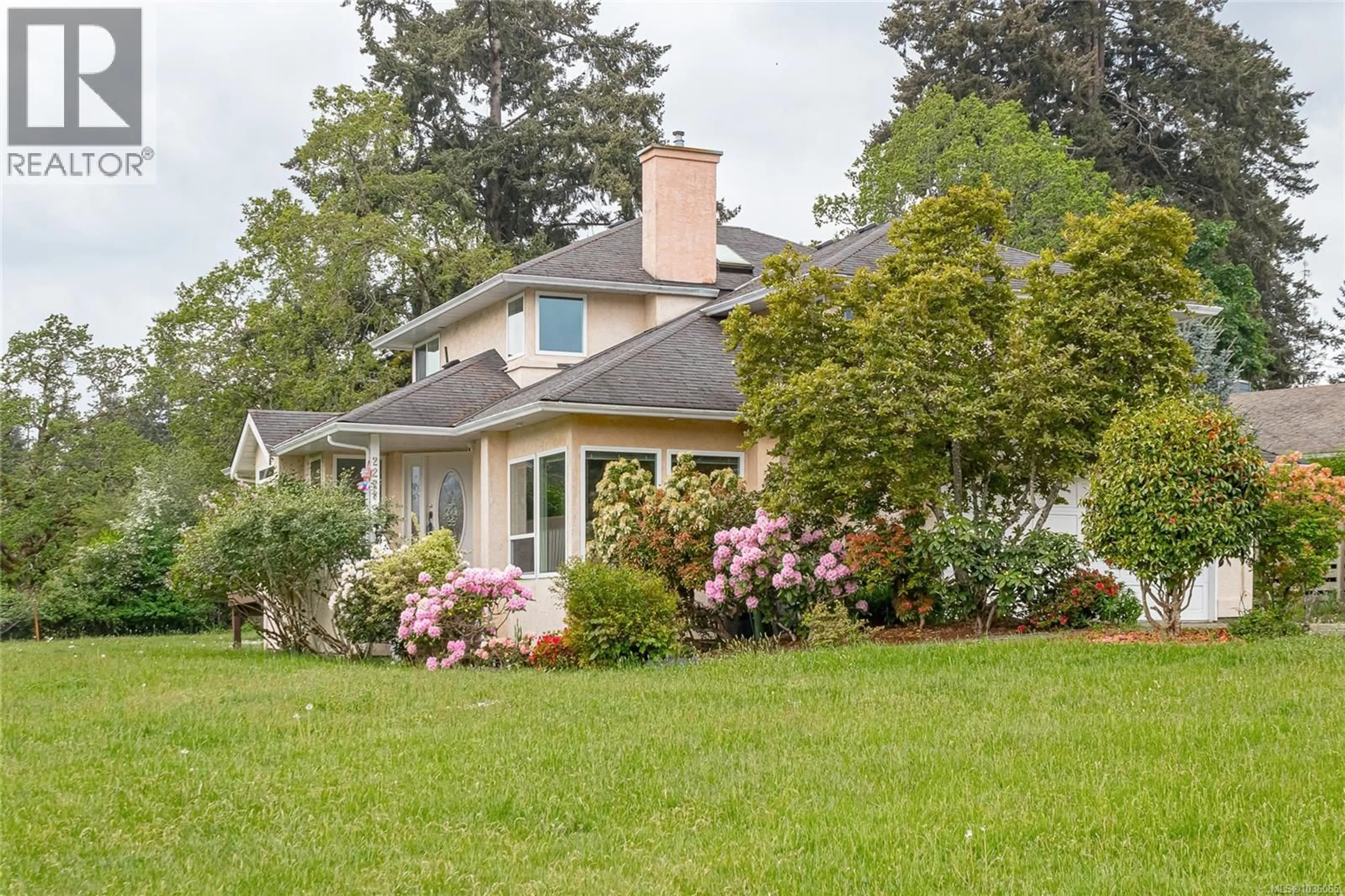 Home with vinyl exterior material, street for 2228 TARN PLACE, Duncan British Columbia V9L5E6