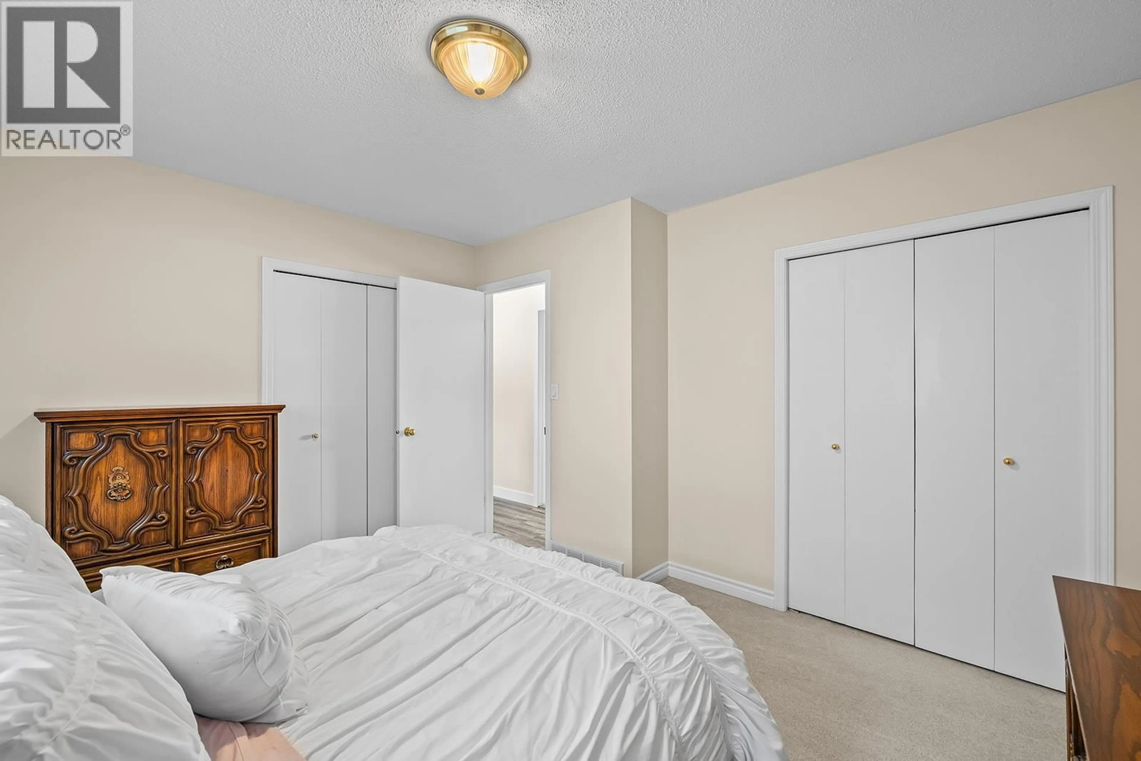 A pic of a room for 1085 TAMARACK DRIVE, Kelowna British Columbia V1X1E3