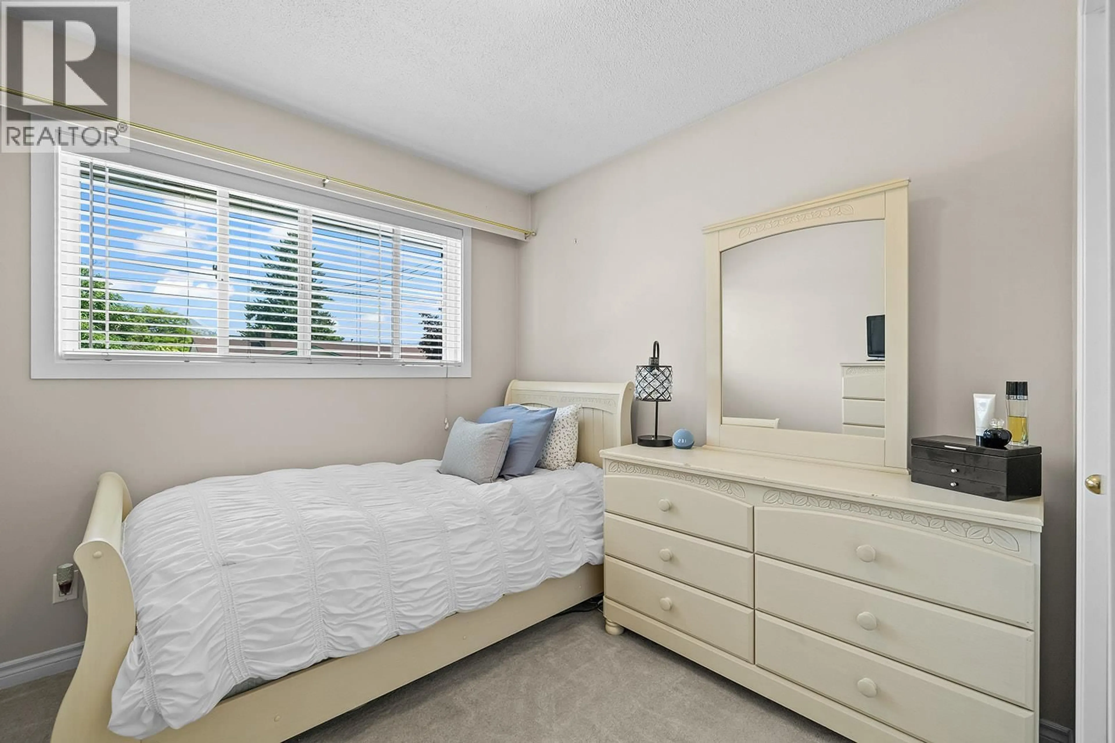 Bedroom with bed, unknown for 1085 TAMARACK DRIVE, Kelowna British Columbia V1X1E3