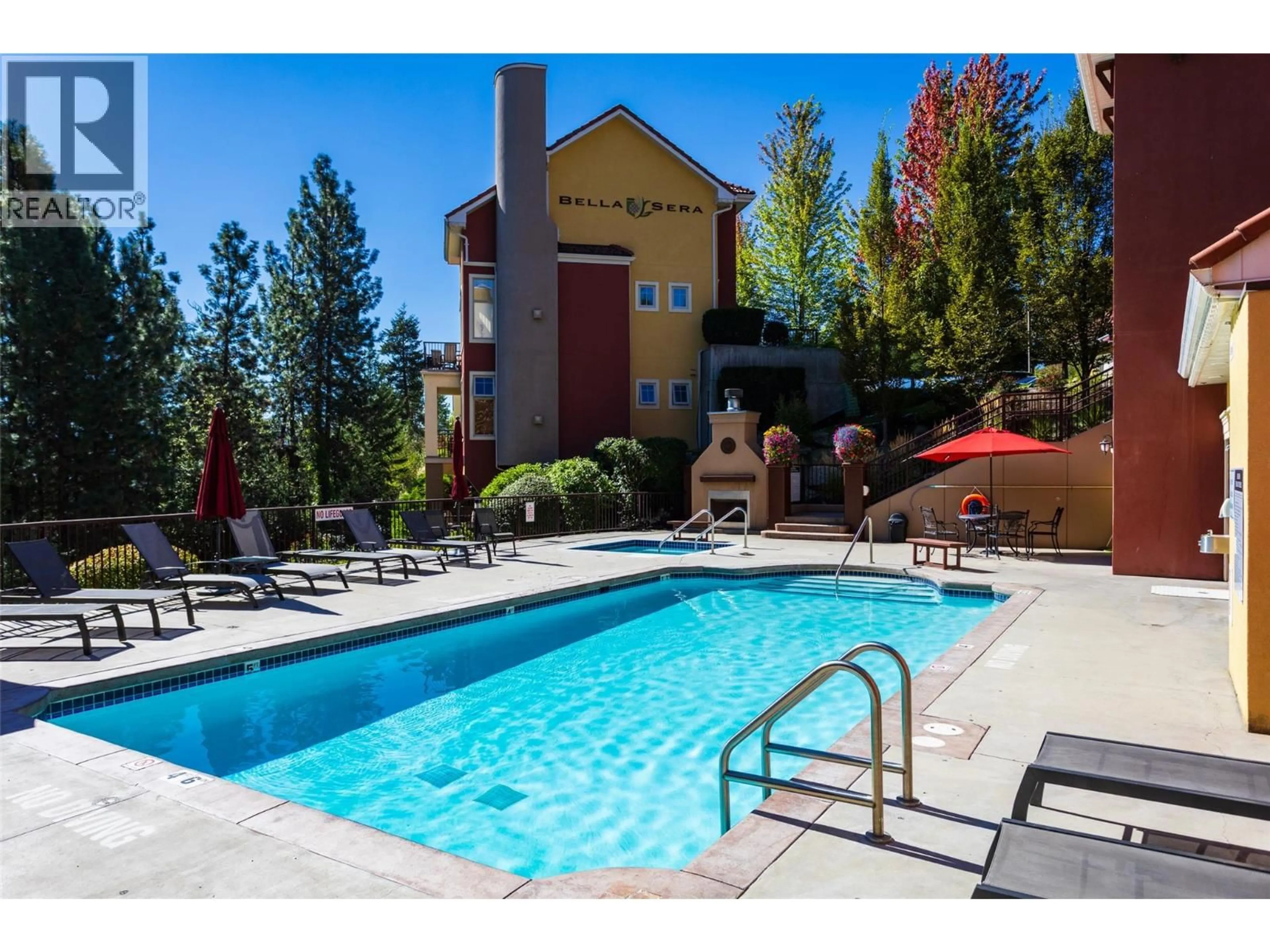 Pool for 105 - 1795 COUNTRY CLUB DRIVE, Kelowna British Columbia V1V2V9