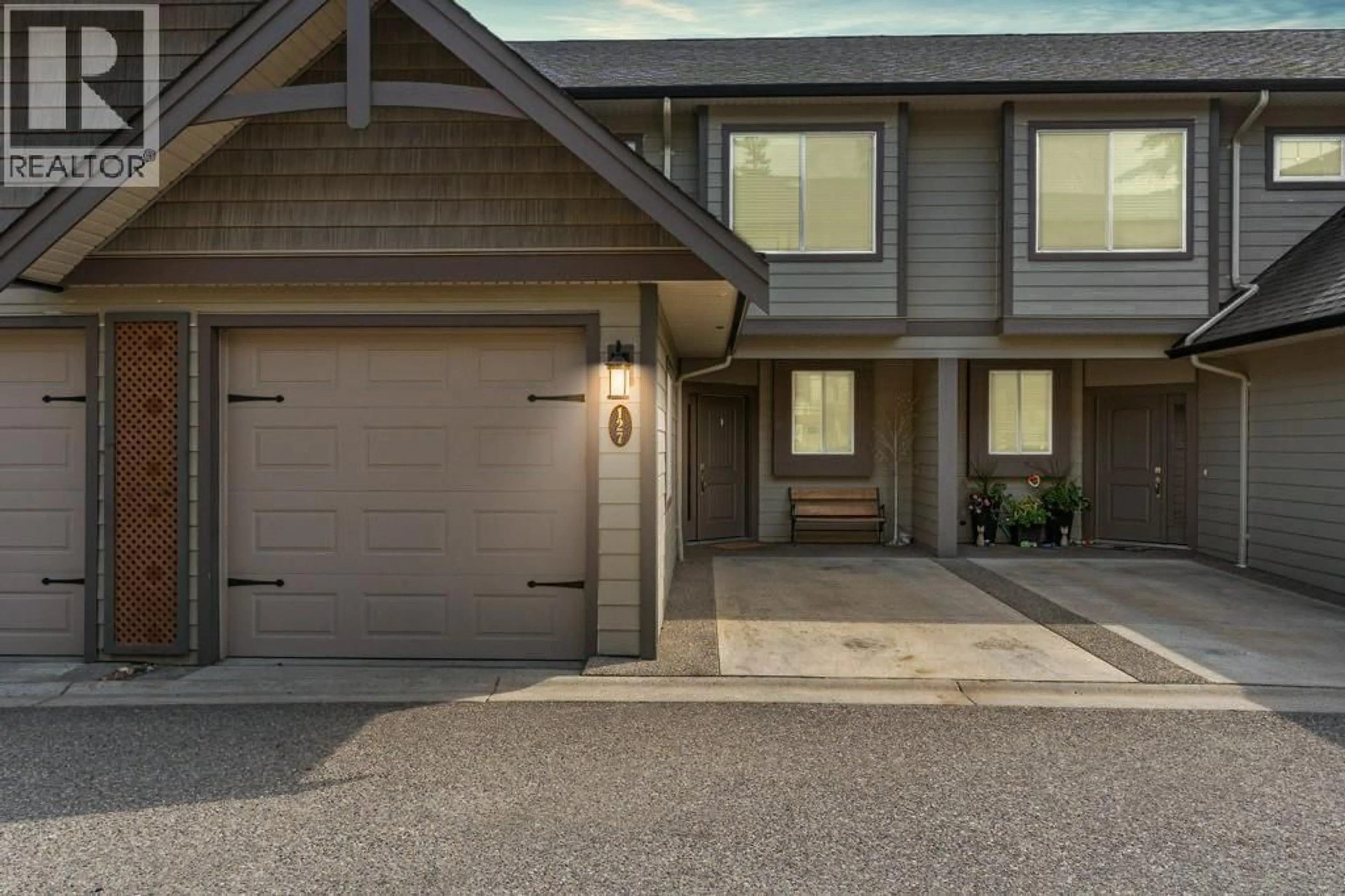 Home with vinyl exterior material, street for 127 - 3780 SCHUBERT ROAD, Armstrong British Columbia V4Y0Y1