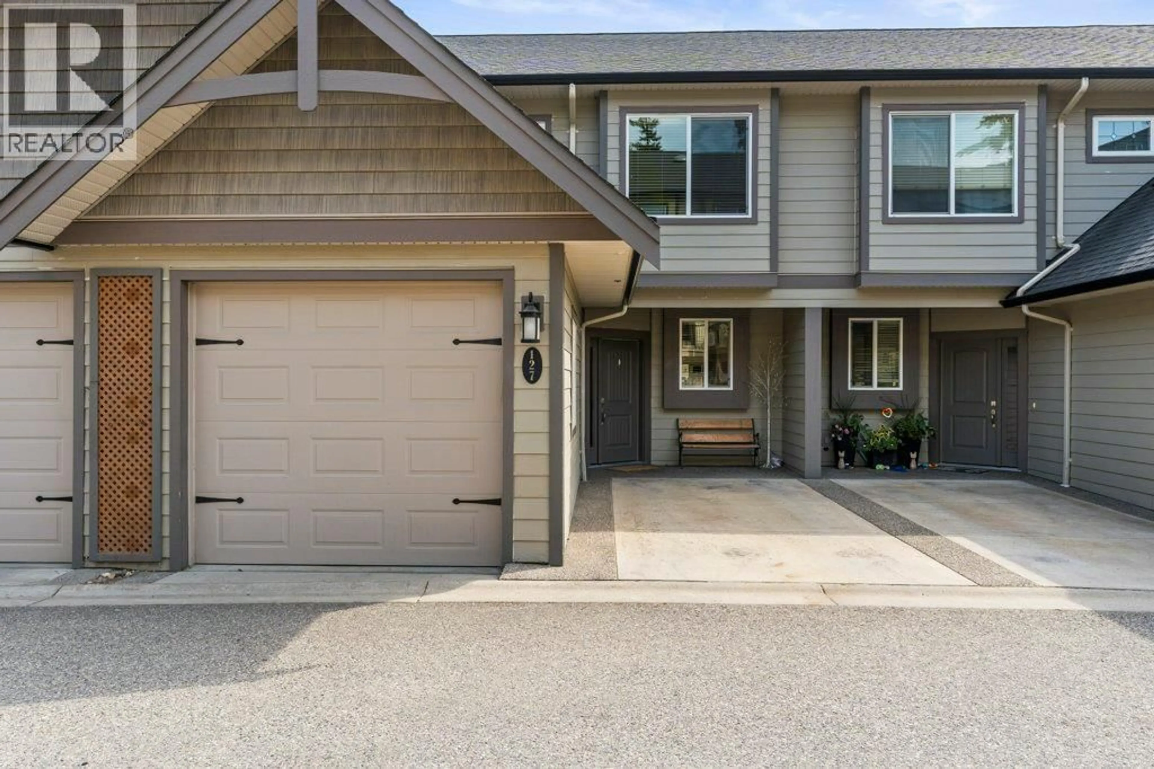Home with vinyl exterior material, street for 127 - 3780 SCHUBERT ROAD, Armstrong British Columbia V4Y0Y1