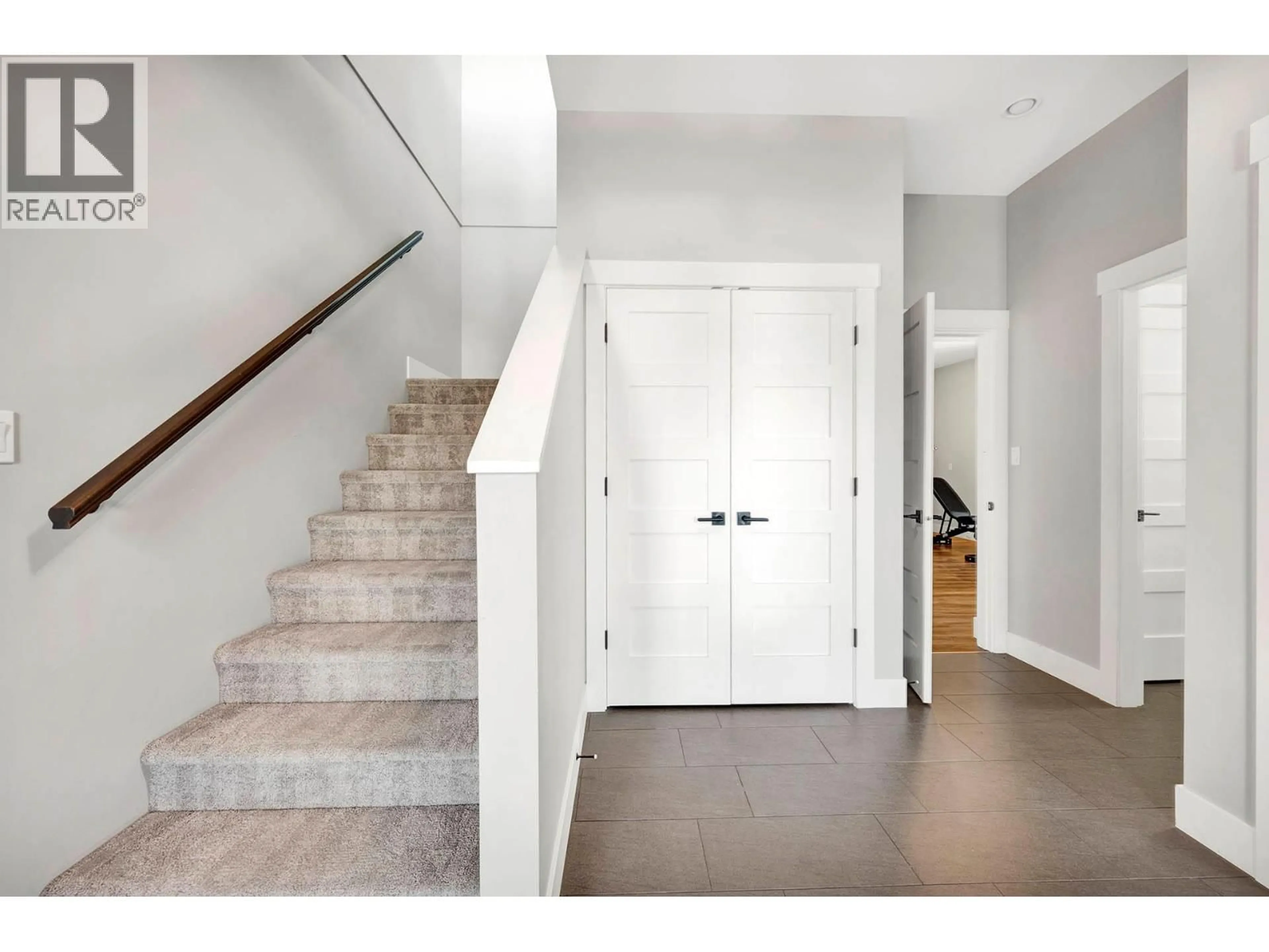 Indoor entryway for 2065 GALORE CRESCENT, Kamloops British Columbia V2E0C6
