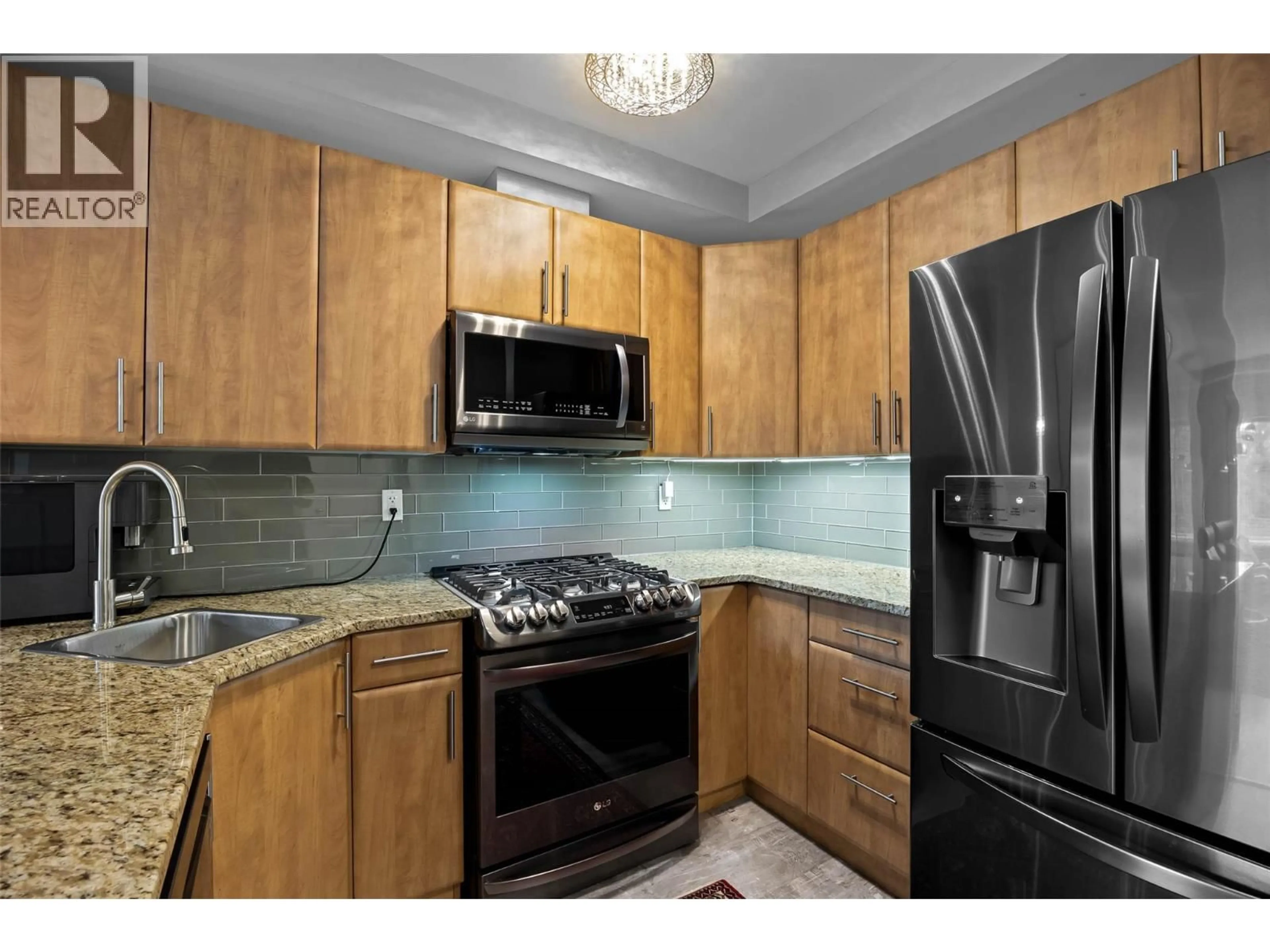 Standard kitchen, ceramic/tile floor for 208 - 975 VICTORIA  W STREET, Kamloops British Columbia V2C0C2