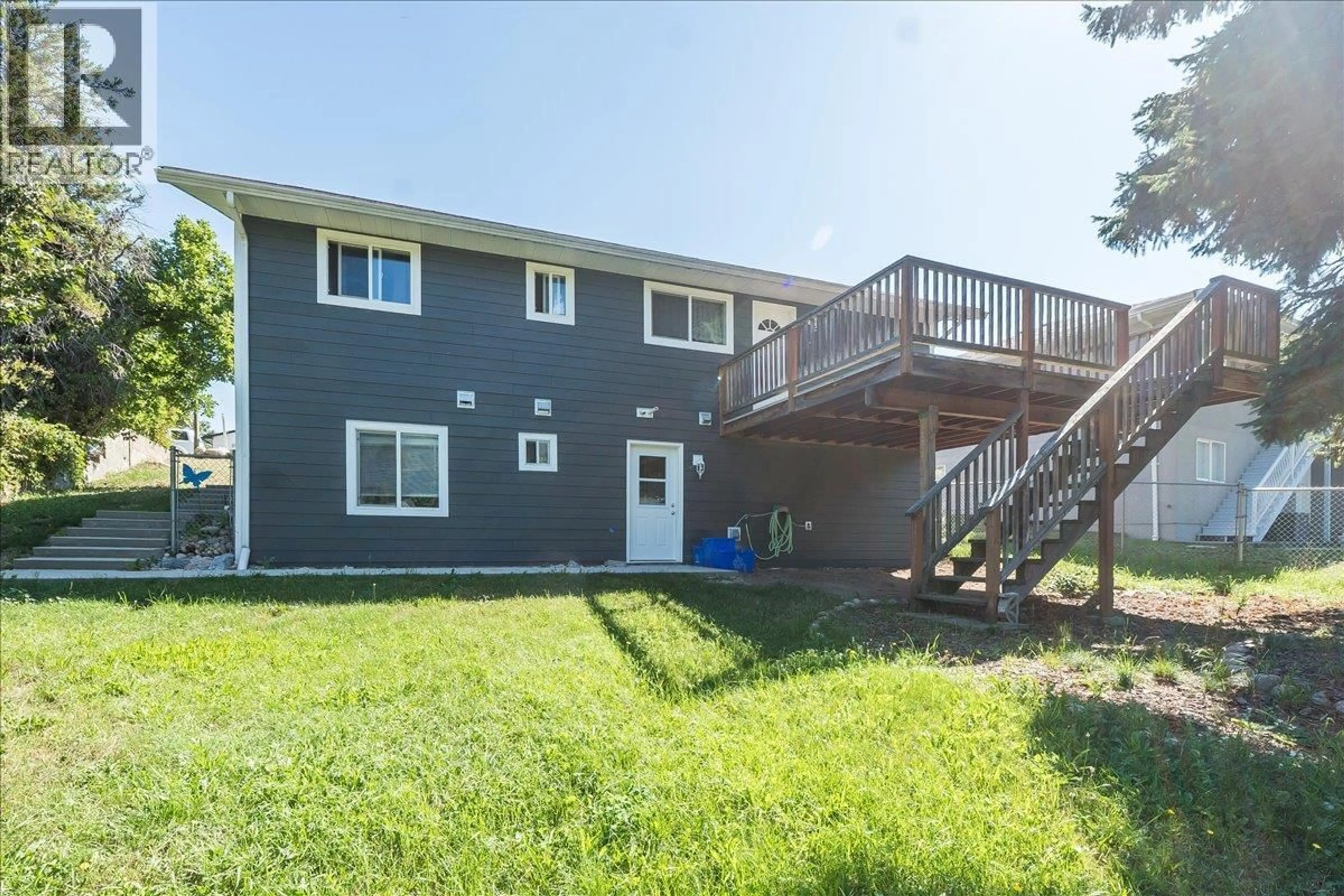 Patio, unknown for 1916 RIVERSIDE CRESCENT, Castlegar British Columbia V1N3W6
