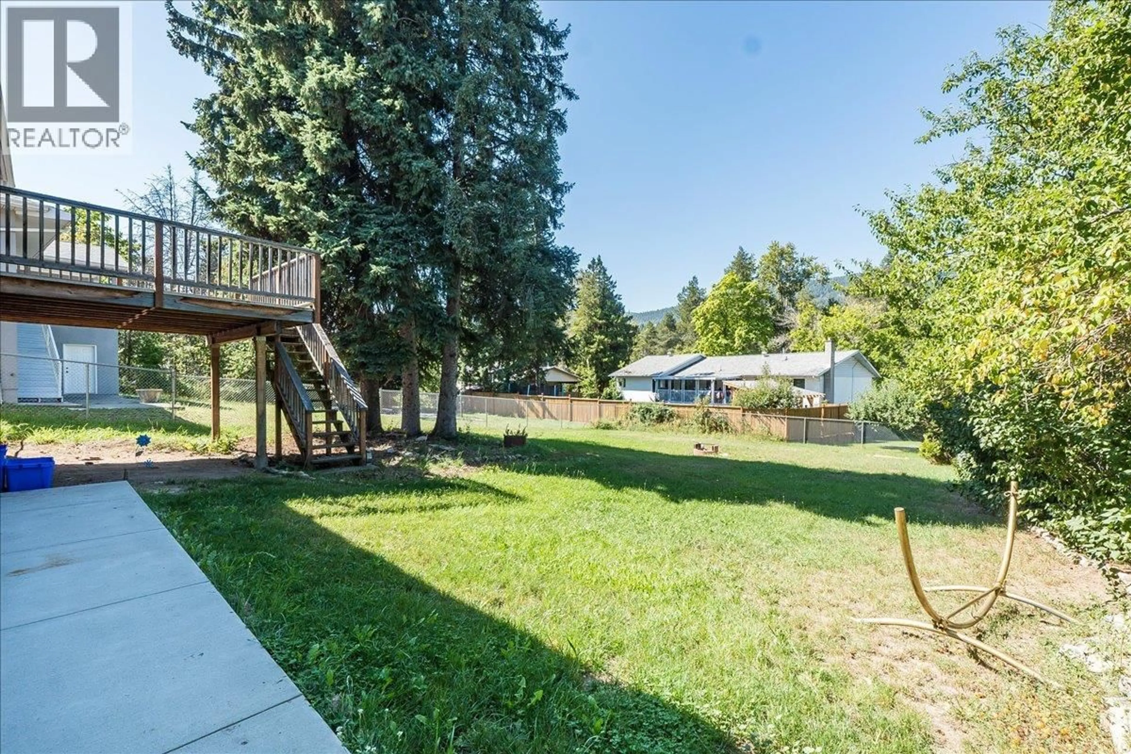 Patio, water/lake/river/ocean view for 1916 RIVERSIDE CRESCENT, Castlegar British Columbia V1N3W6