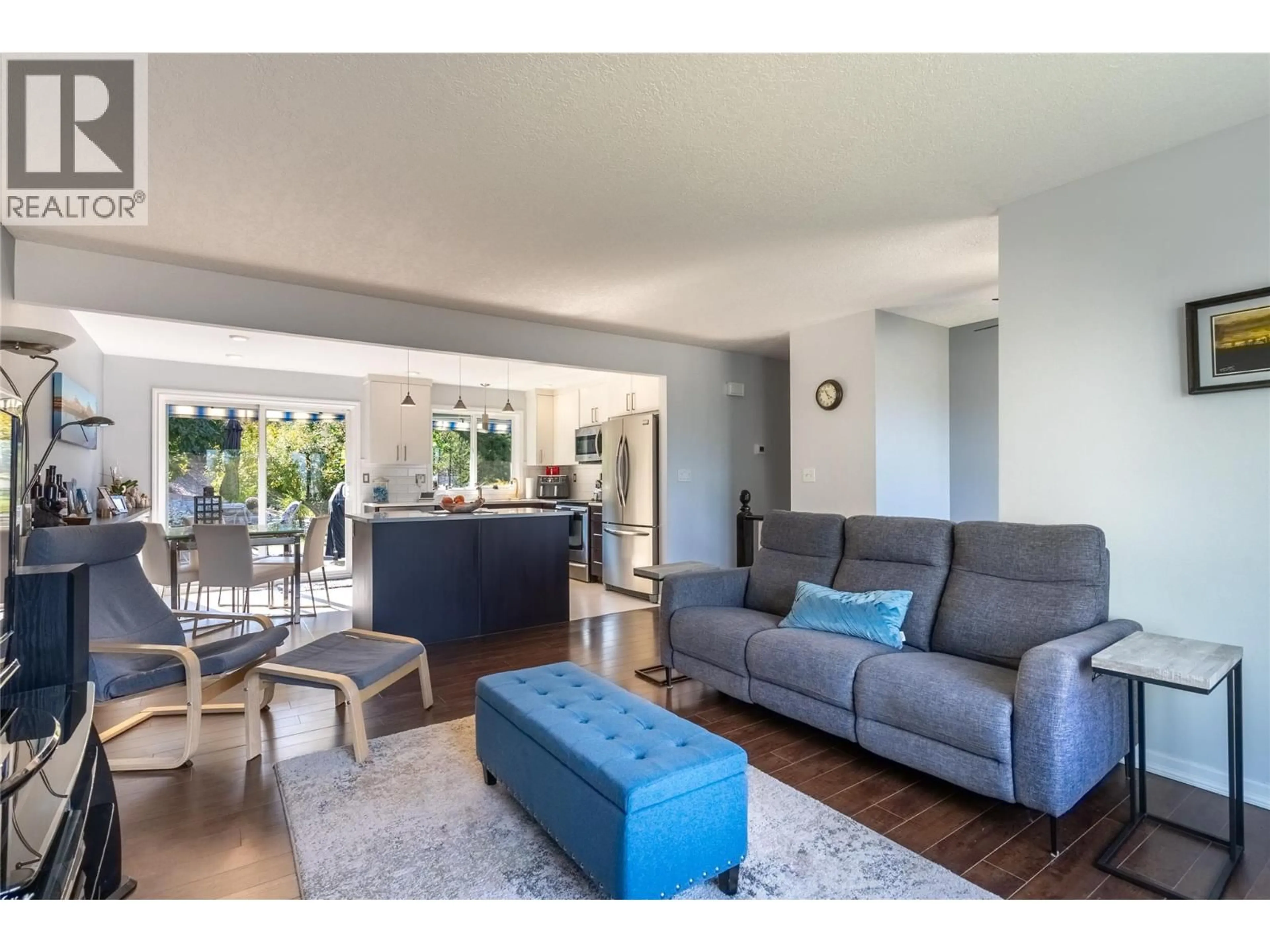 Living room with furniture, unknown for 1289 HARRISON PLACE, Kamloops British Columbia V1S1M2