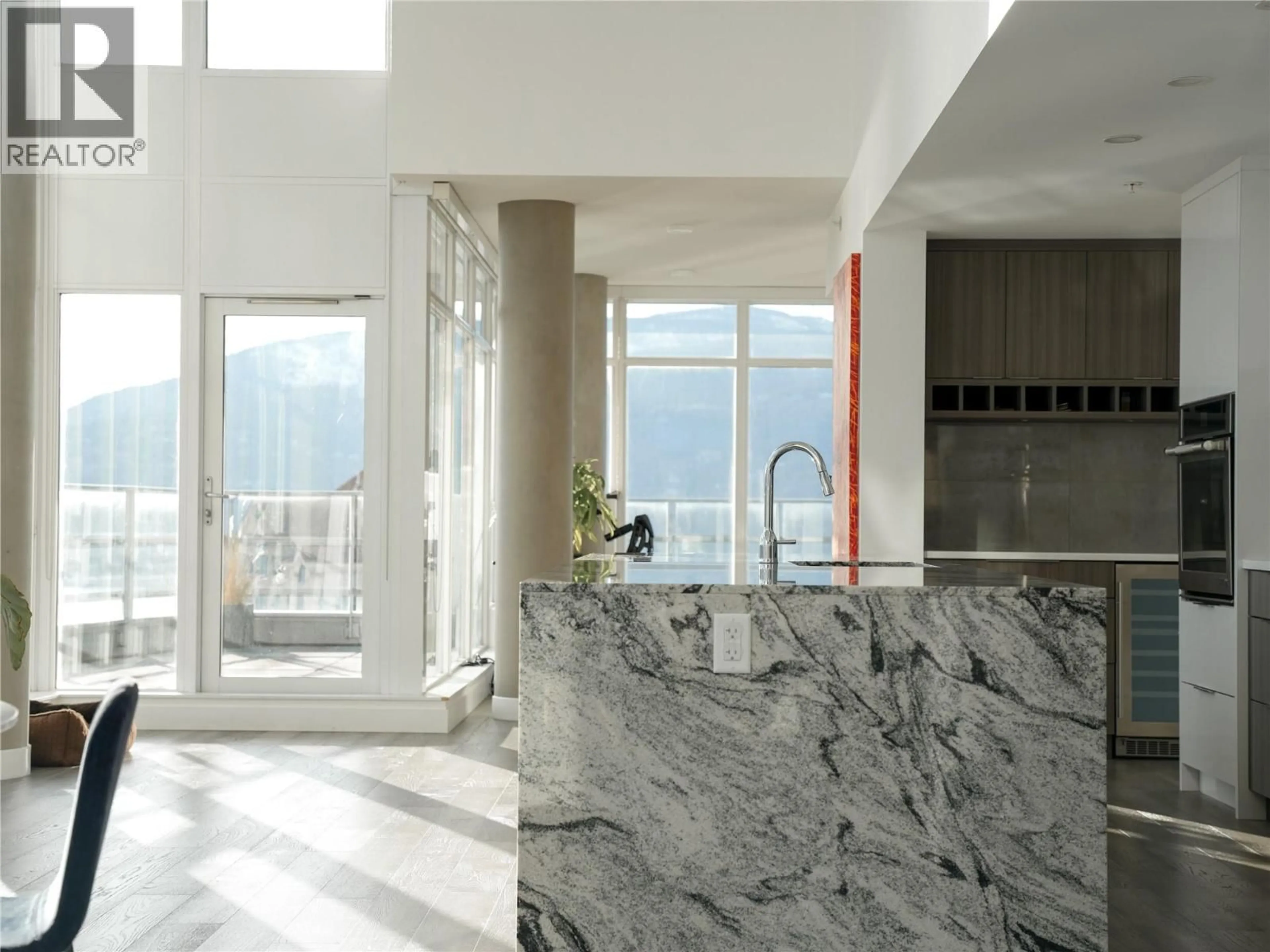 Contemporary kitchen, unknown for 2101 - 1151 SUNSET DRIVE, Kelowna British Columbia V1Y0G2