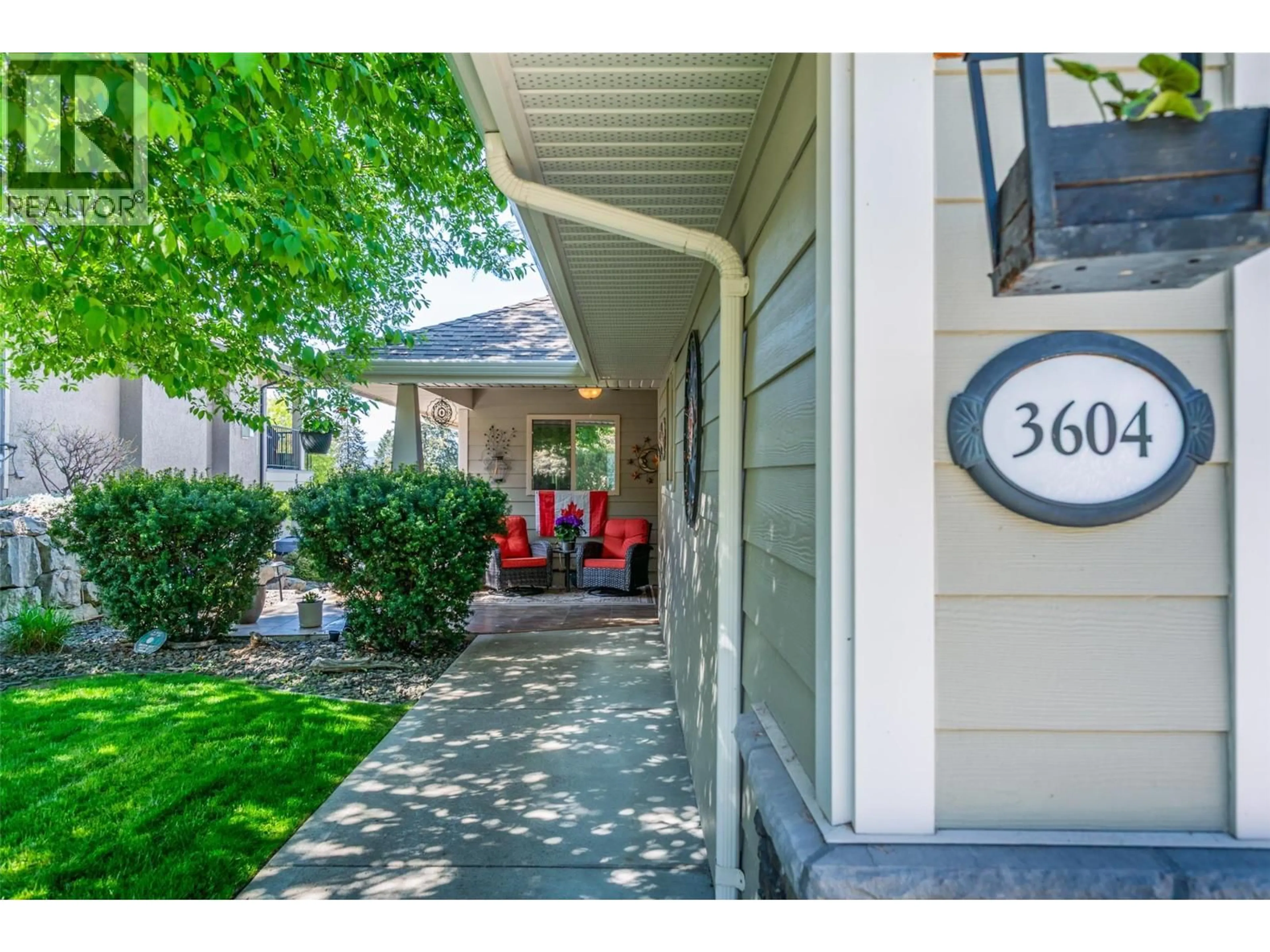 Indoor entryway for 3604 SHADOW CREEK DRIVE, Kelowna British Columbia V1X8A7