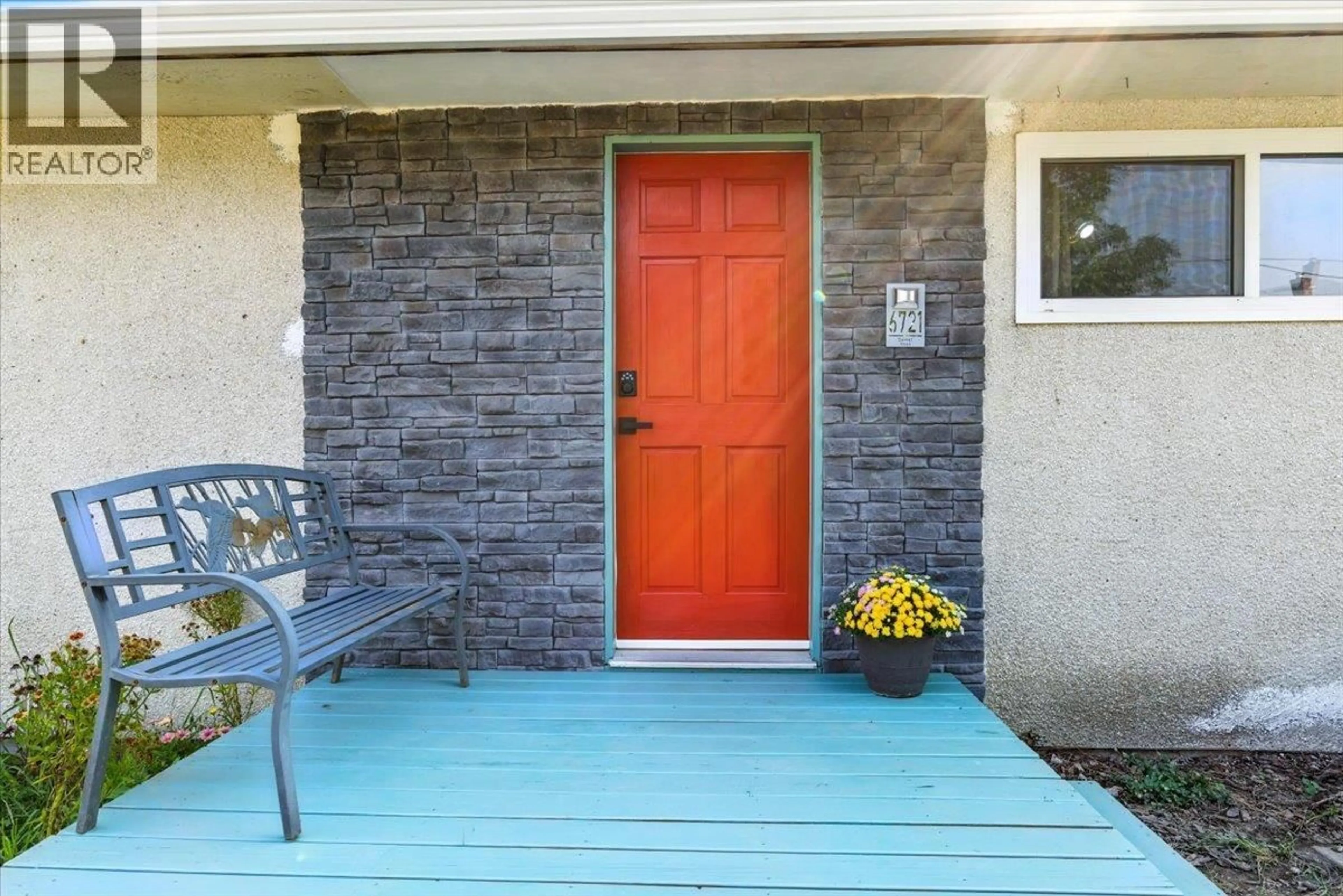 Indoor entryway for 6721 GARNET ROAD, Vernon British Columbia V1H1P1