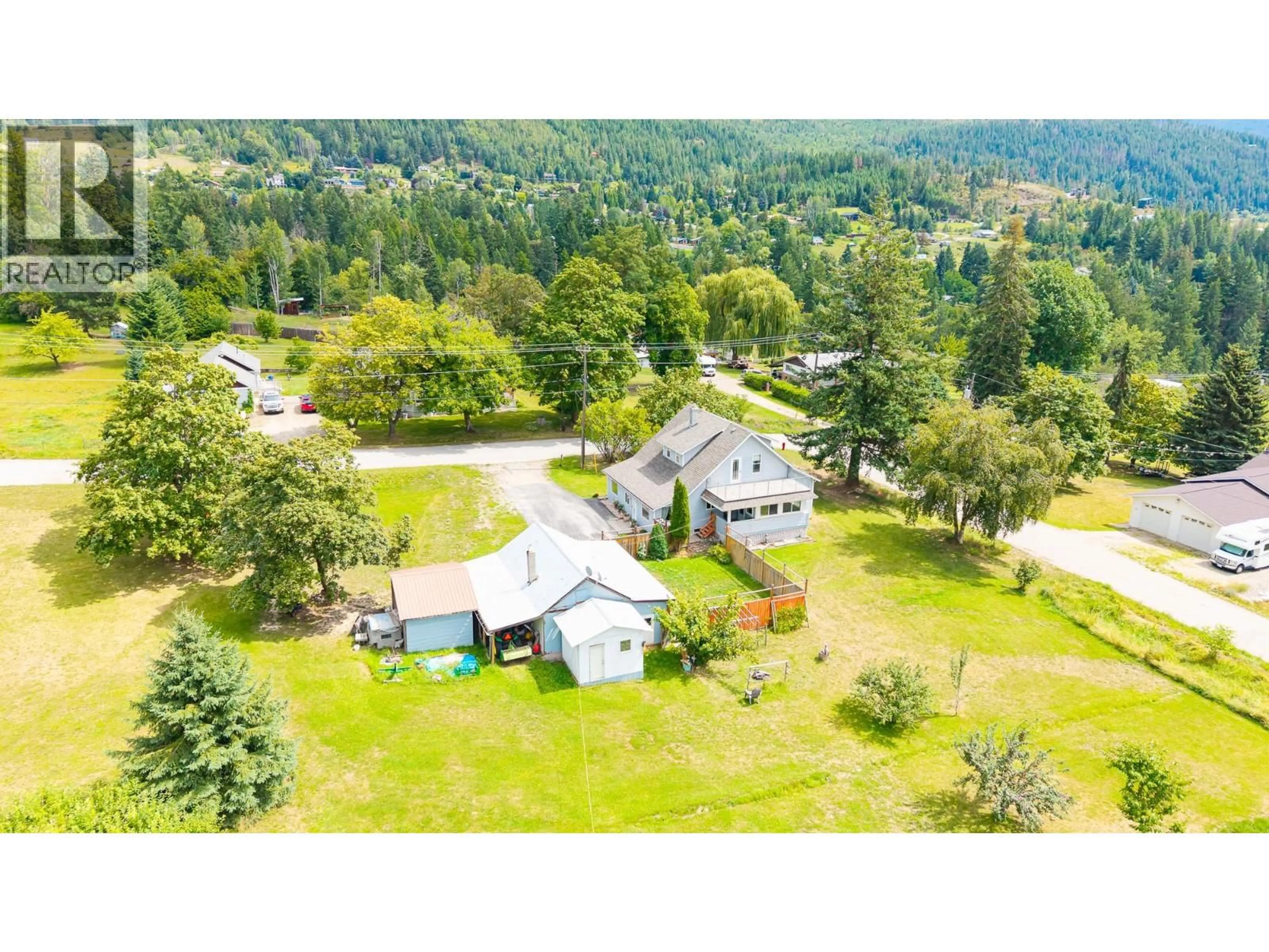 A pic from outside/outdoor area/front of a property/back of a property/a pic from drone, mountain view for 5315 CORY ROAD, Wynndel British Columbia V0B2N1
