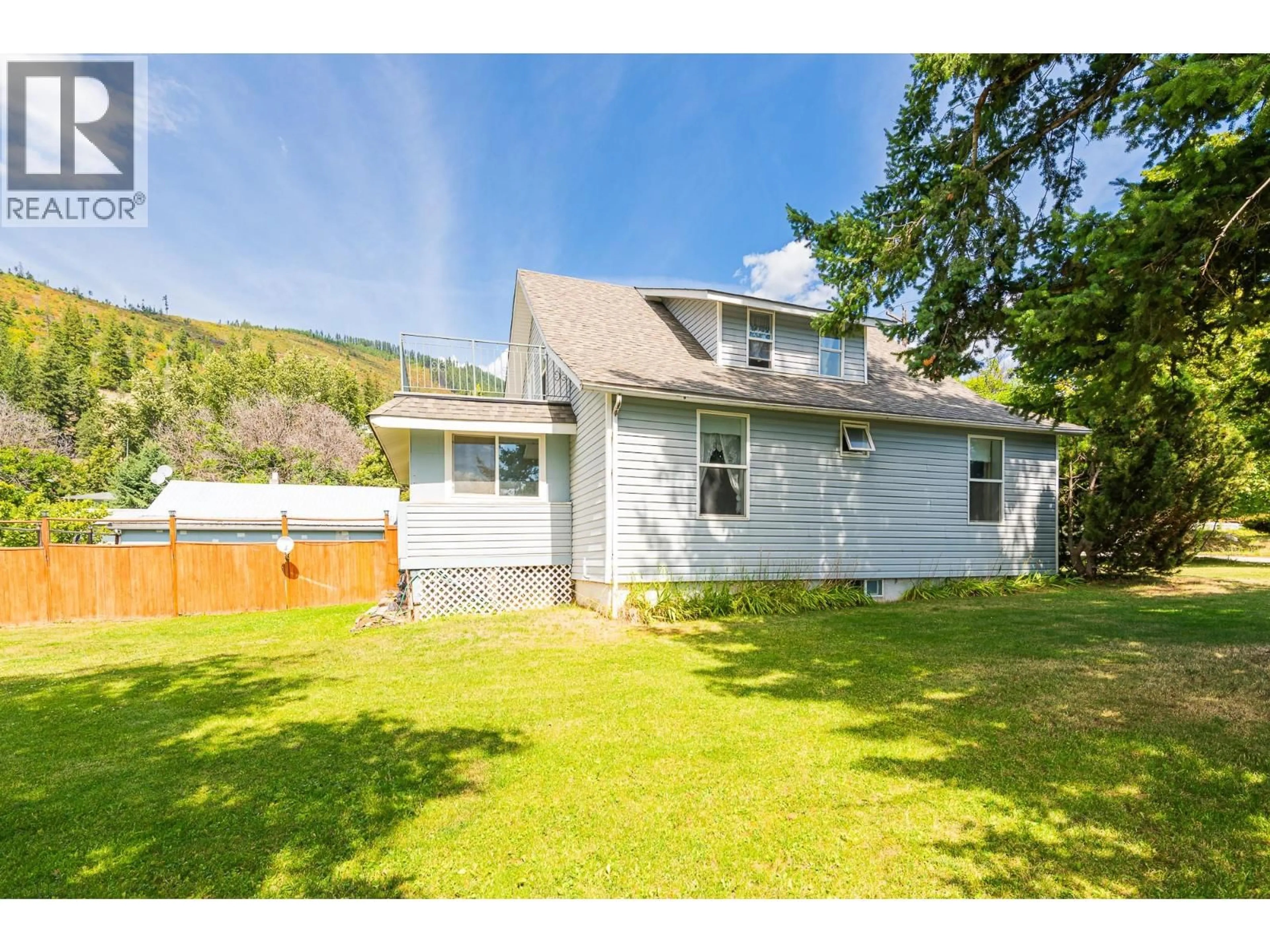 A pic from outside/outdoor area/front of a property/back of a property/a pic from drone, mountain view for 5315 CORY ROAD, Wynndel British Columbia V0B2N1